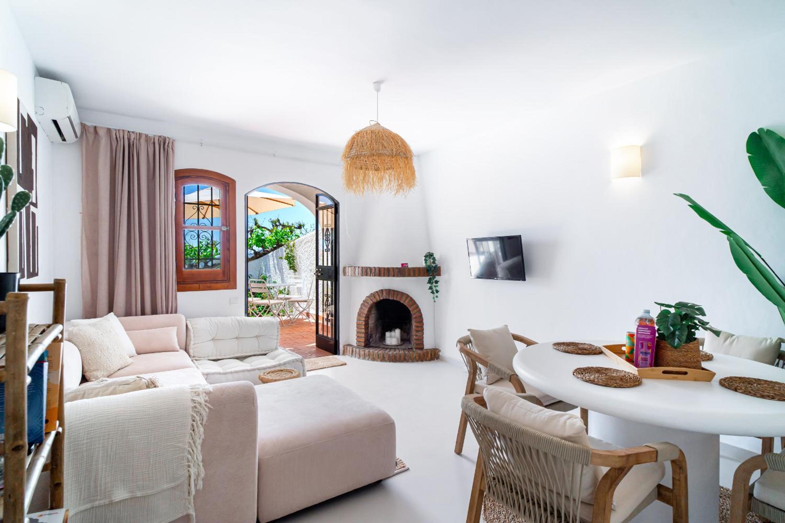 Deluxe Two-Bedroom Apartment with Garden View