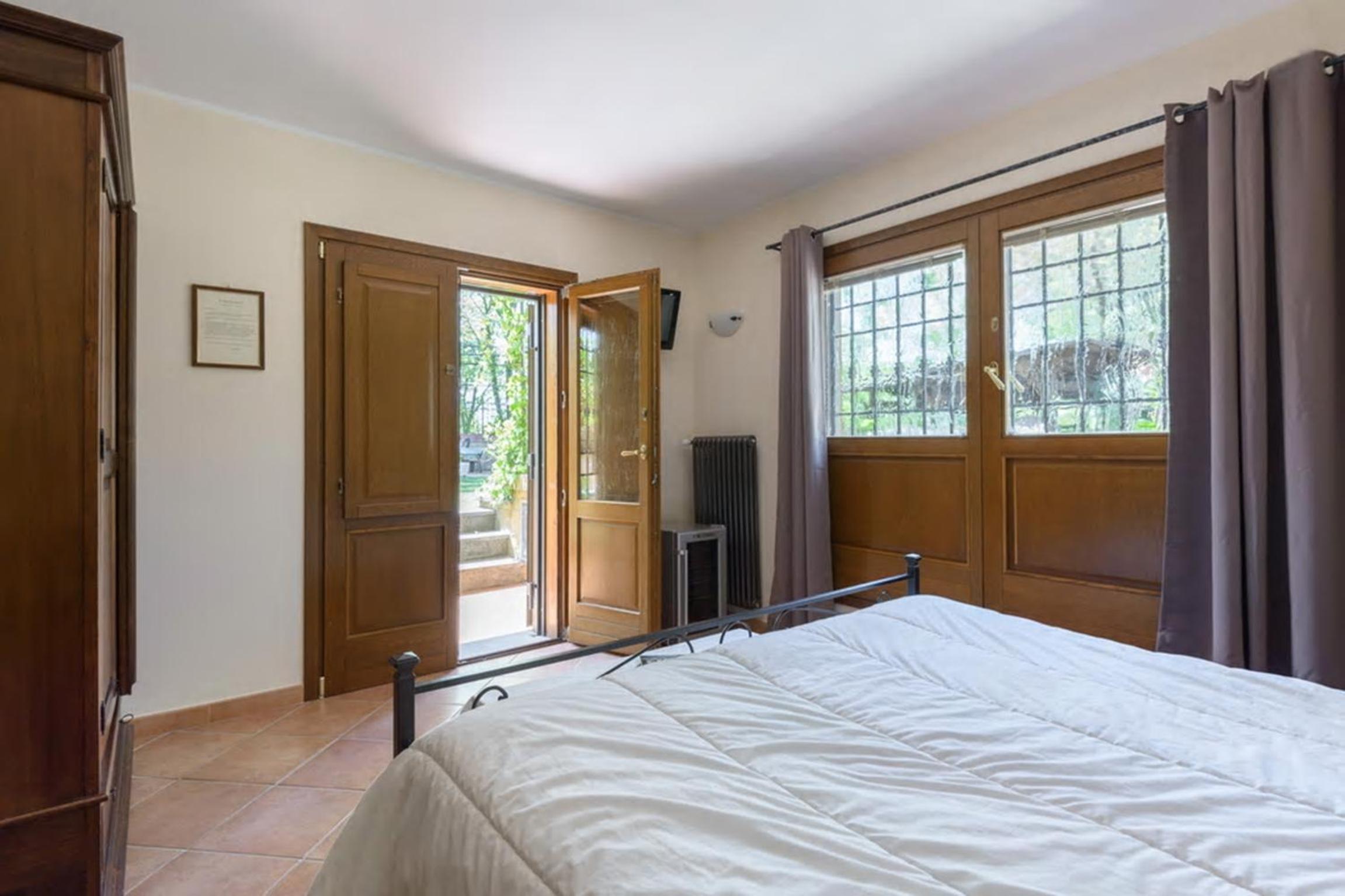 Standard Double Room photo 3