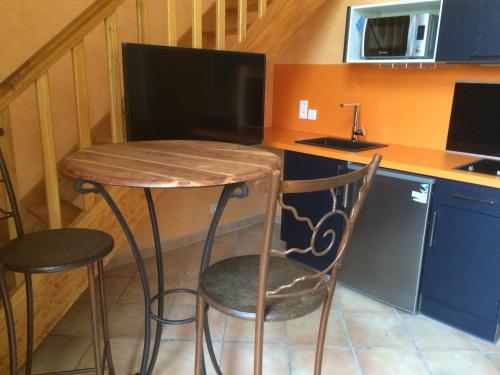 Studio - Split Level photo 2