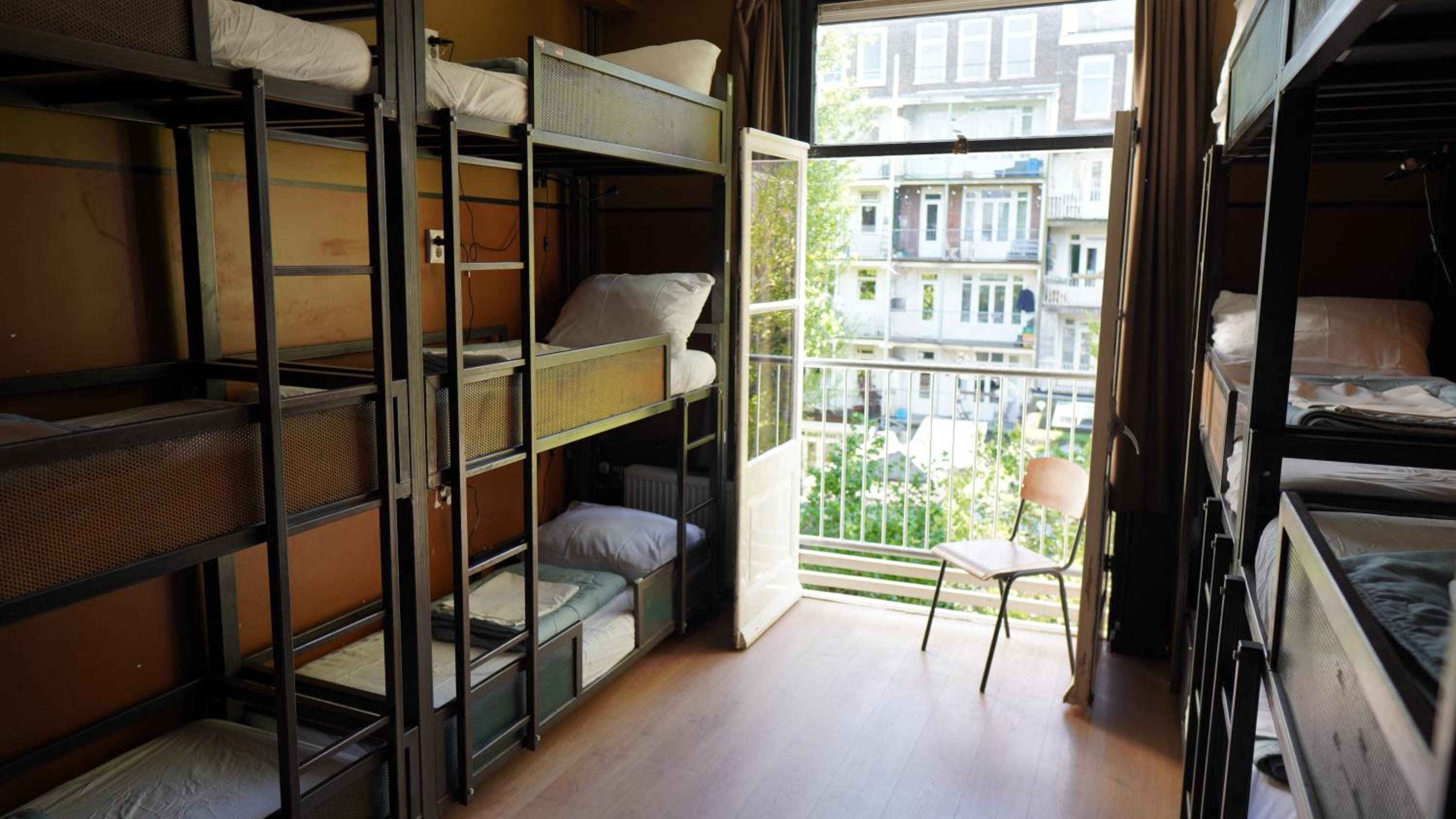Bed in 12-Bed Mixed Dormitory Room thumbnail 6