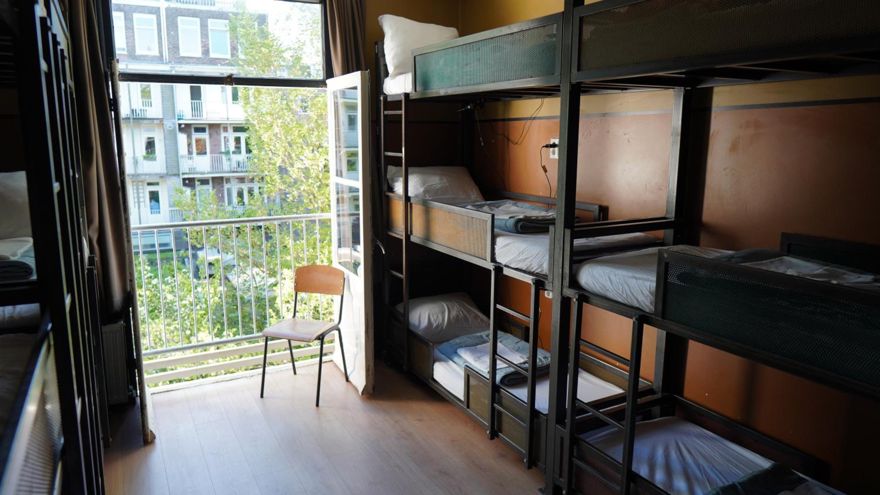 Bed in 12-Bed Mixed Dormitory Room thumbnail 5