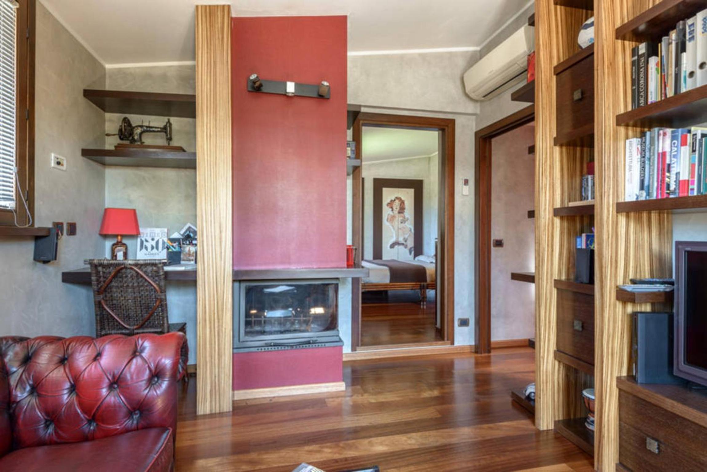 Queen Suite with Pool View photo 1