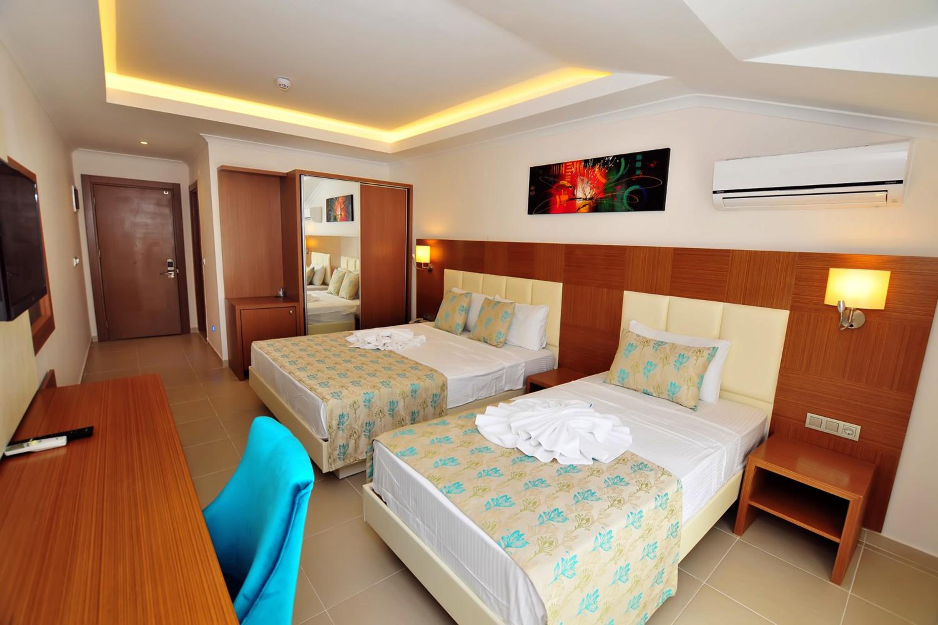 Superior Room with Terrace - Photo 3