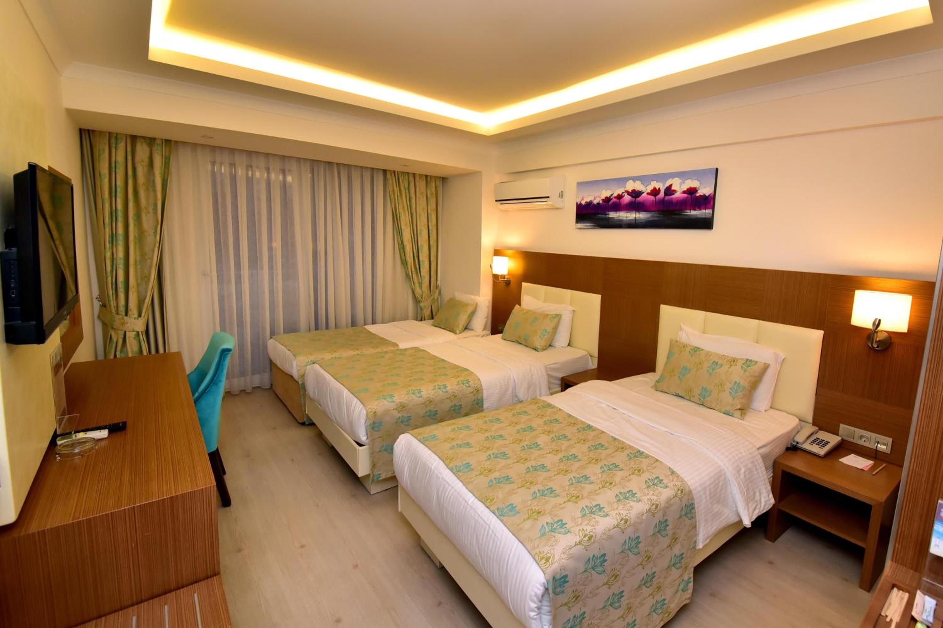 Comfort Triple Room - Photo 9
