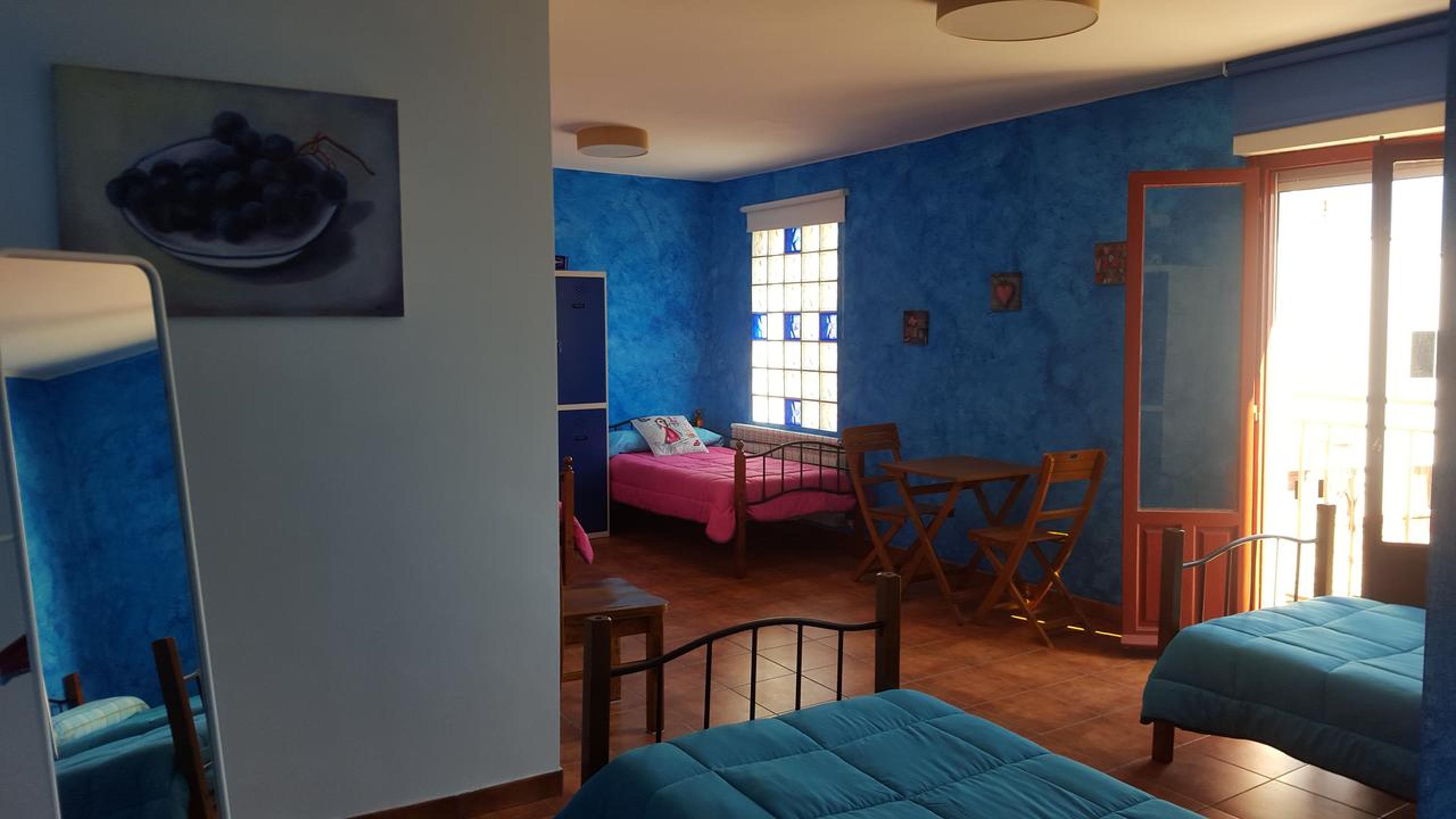 Quadruple Room with Private Bathroom photo 2