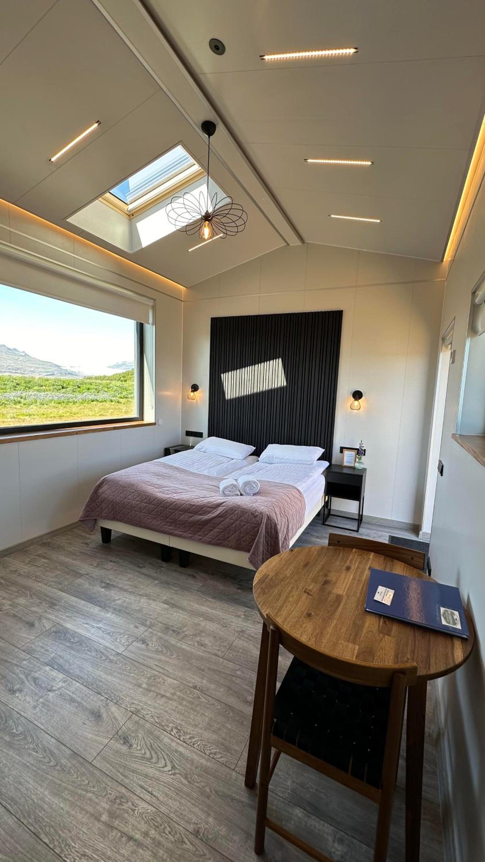 Double or Twin Room with Mountain View photo 3