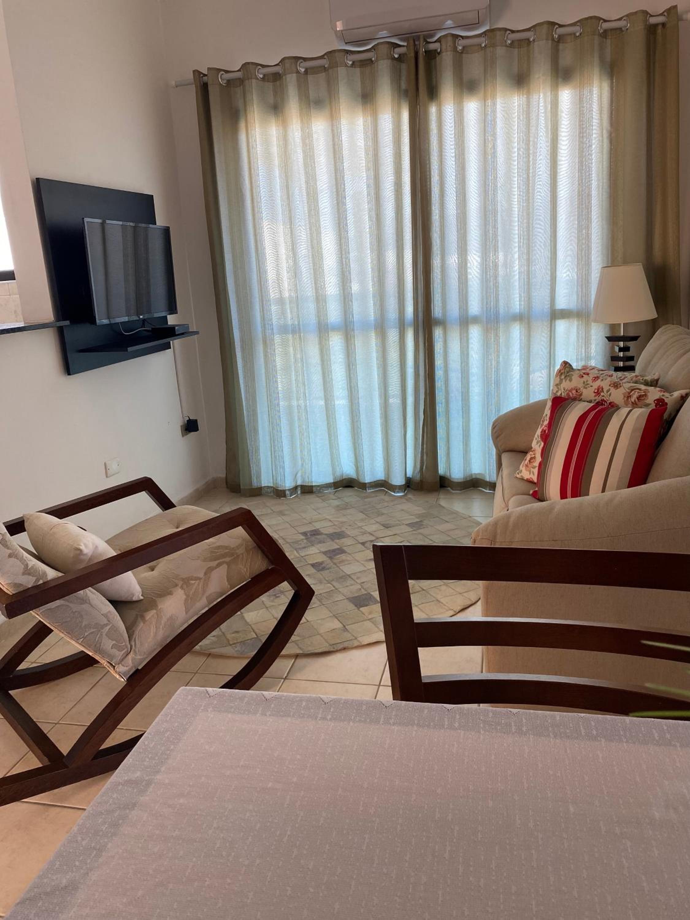 Deluxe One-Bedroom Apartment