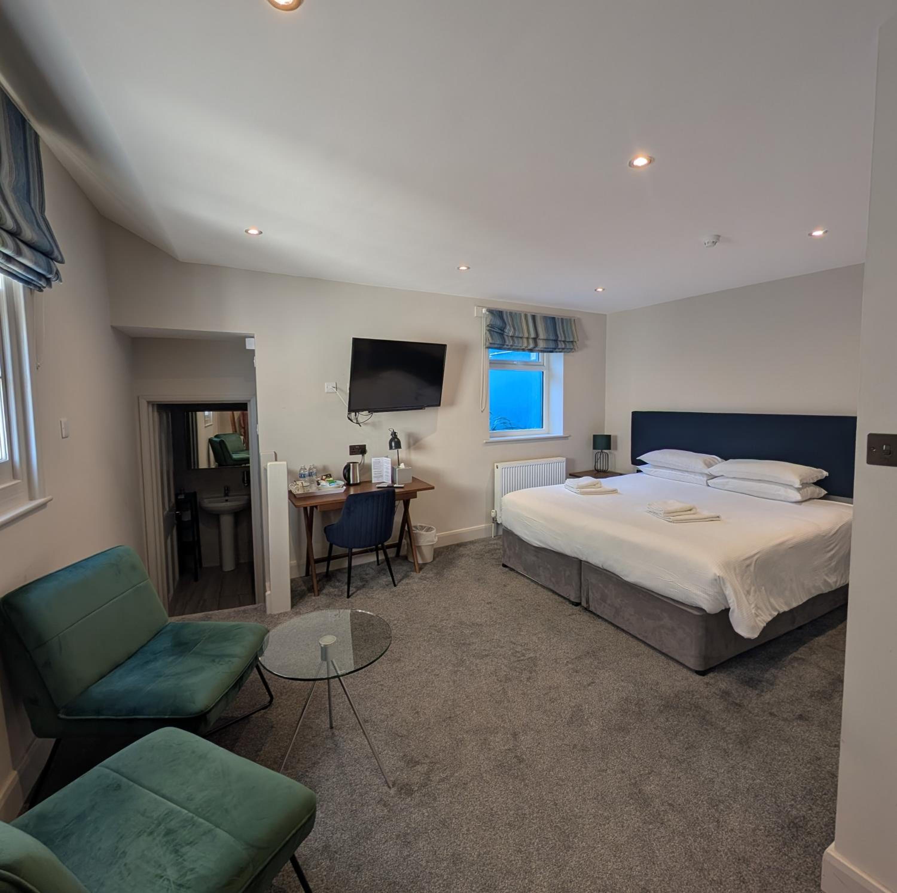 Superior Rear View King Room photo 3