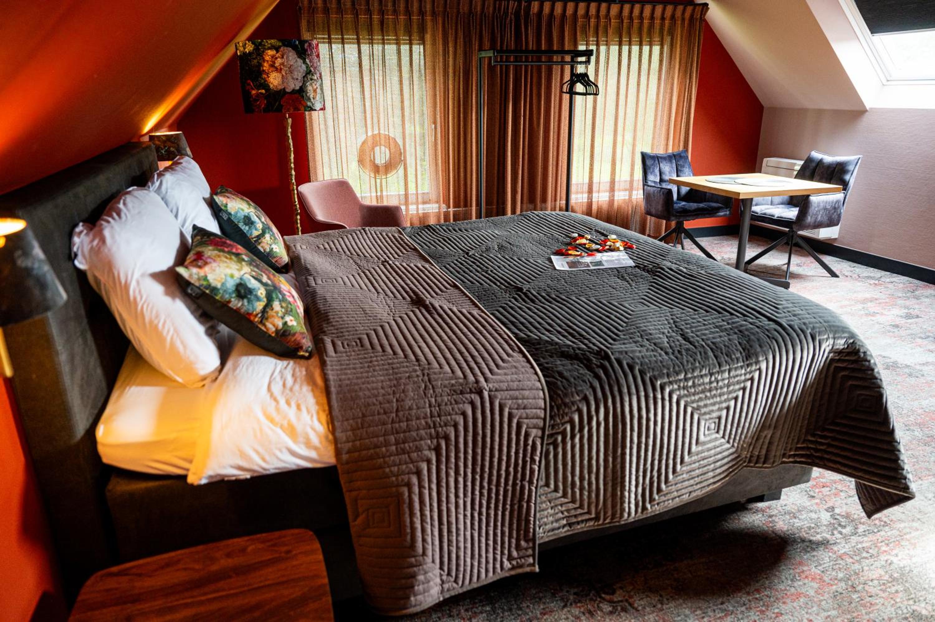 Superior King Room photo 1