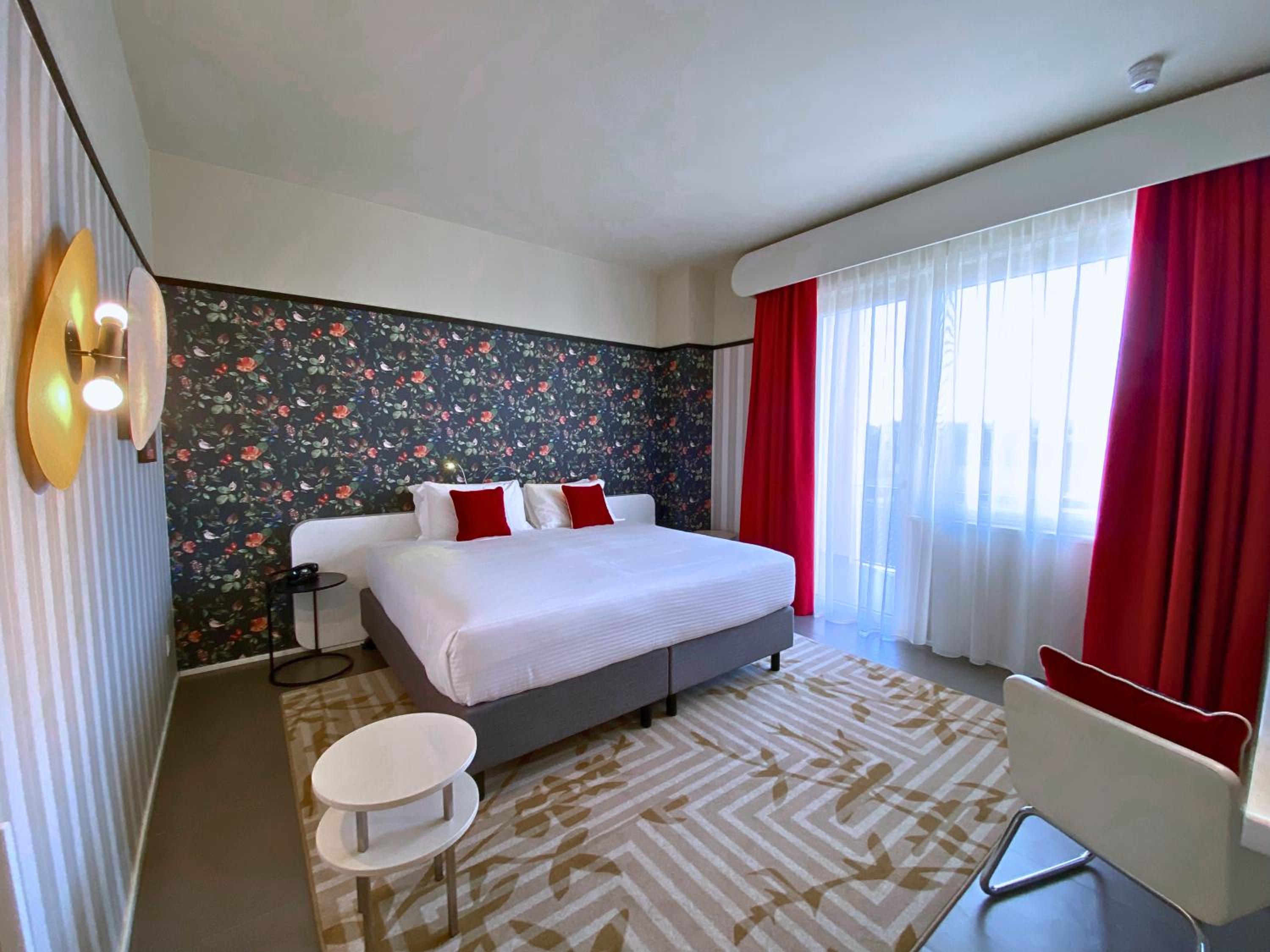 Available room