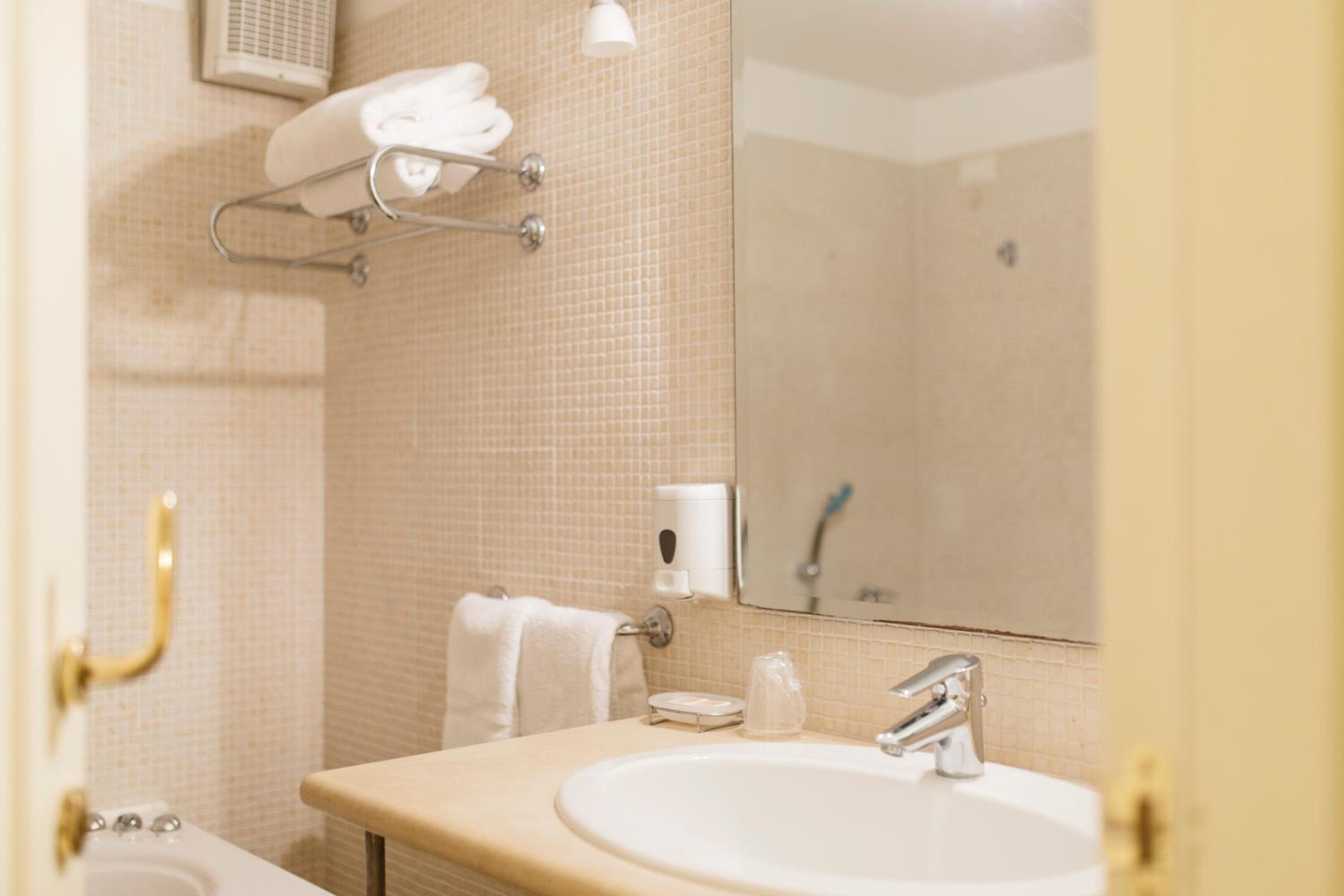 Superior Double Room - Photo 36