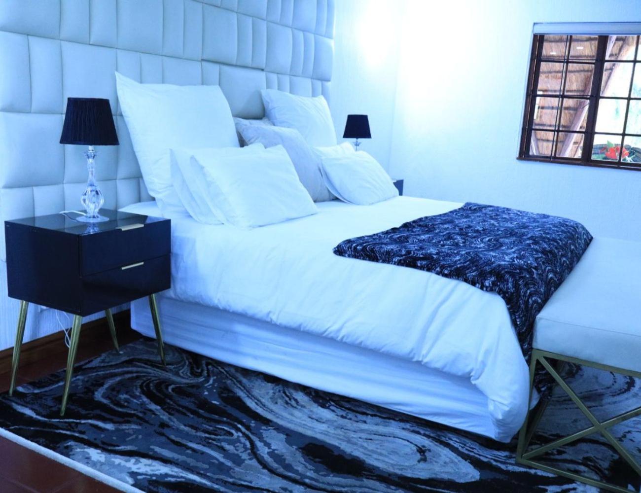 One-Bedroom House photo 2