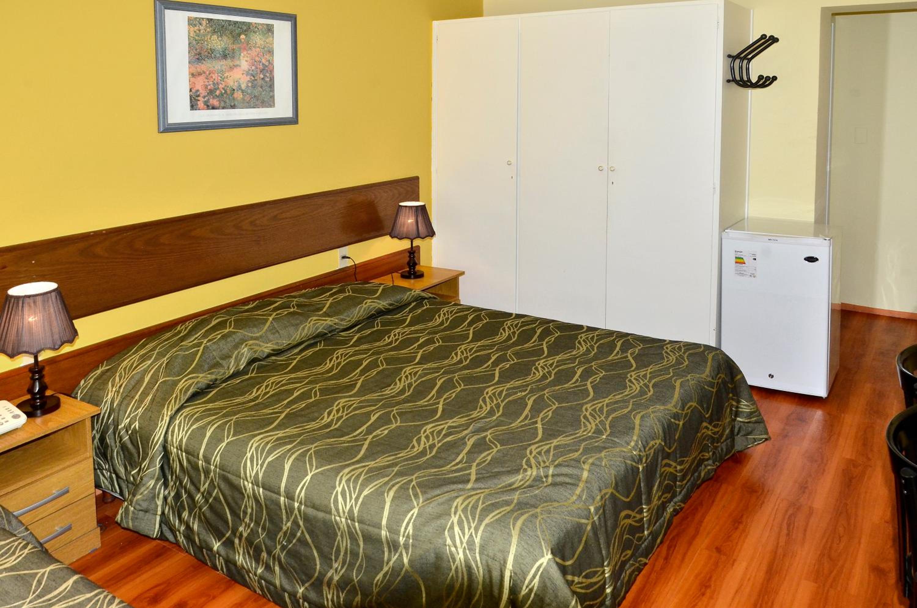Hotel Hispano — Standard Triple Room