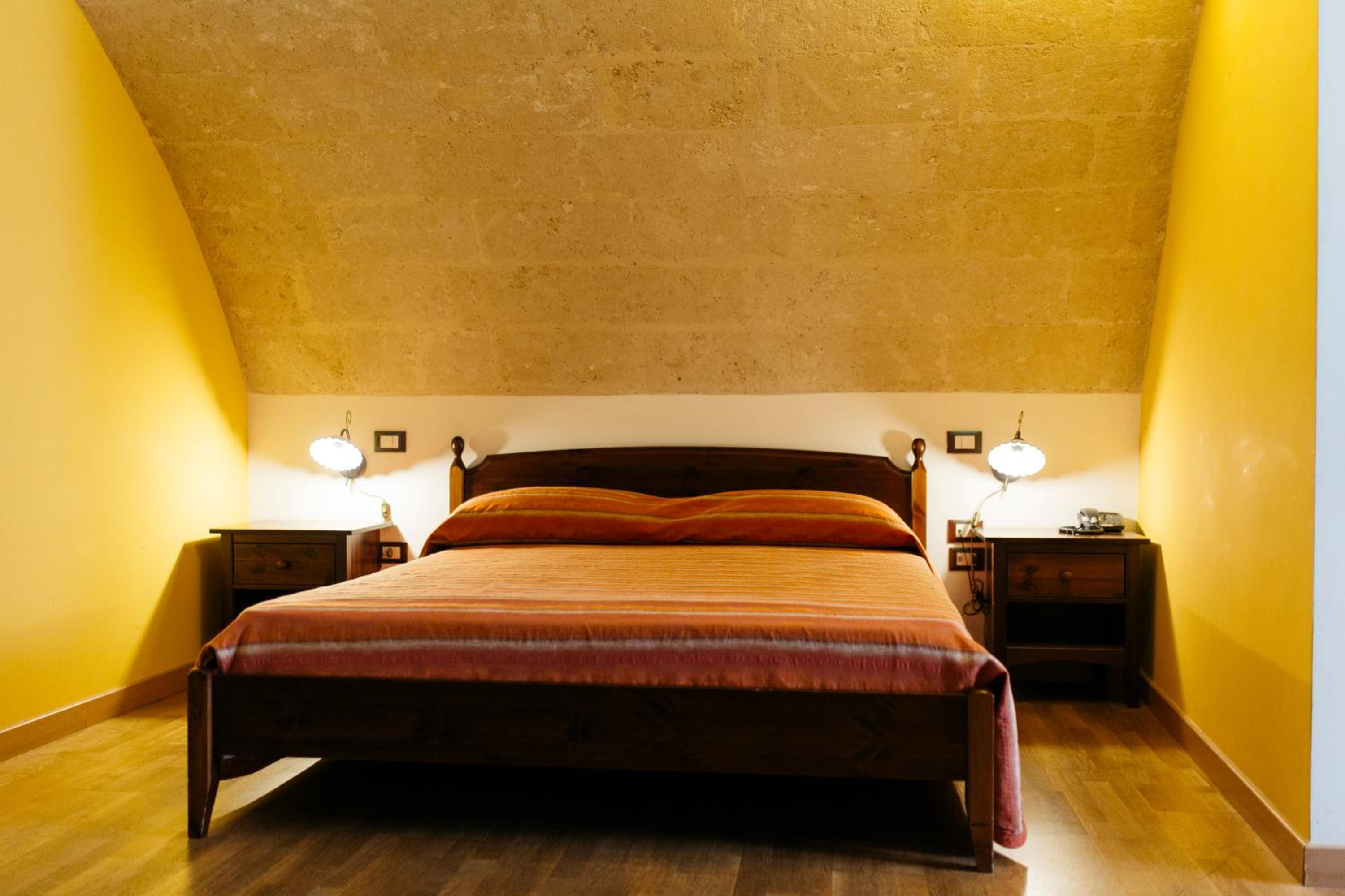 Superior Double Room - Photo 9