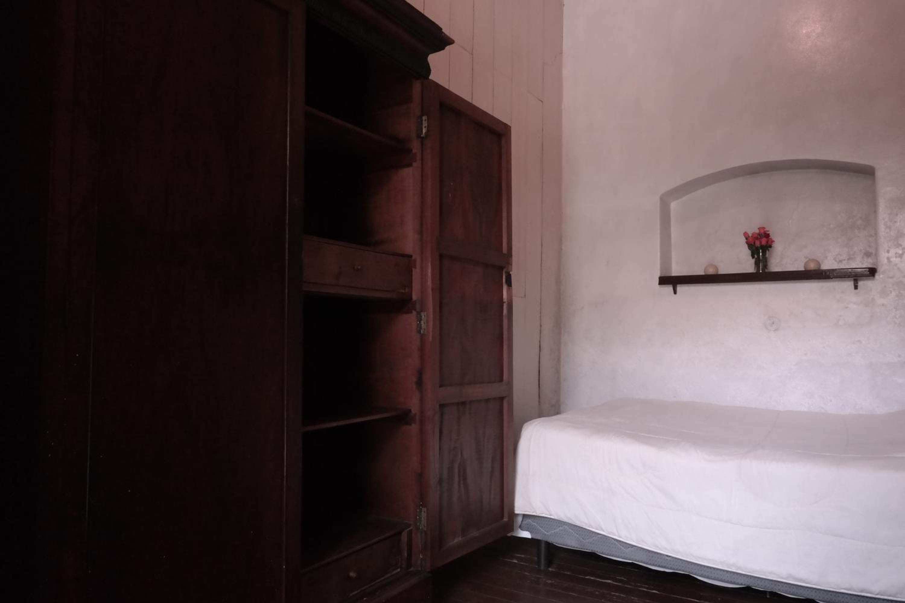 Single Room with Shared Bathroom photo 3