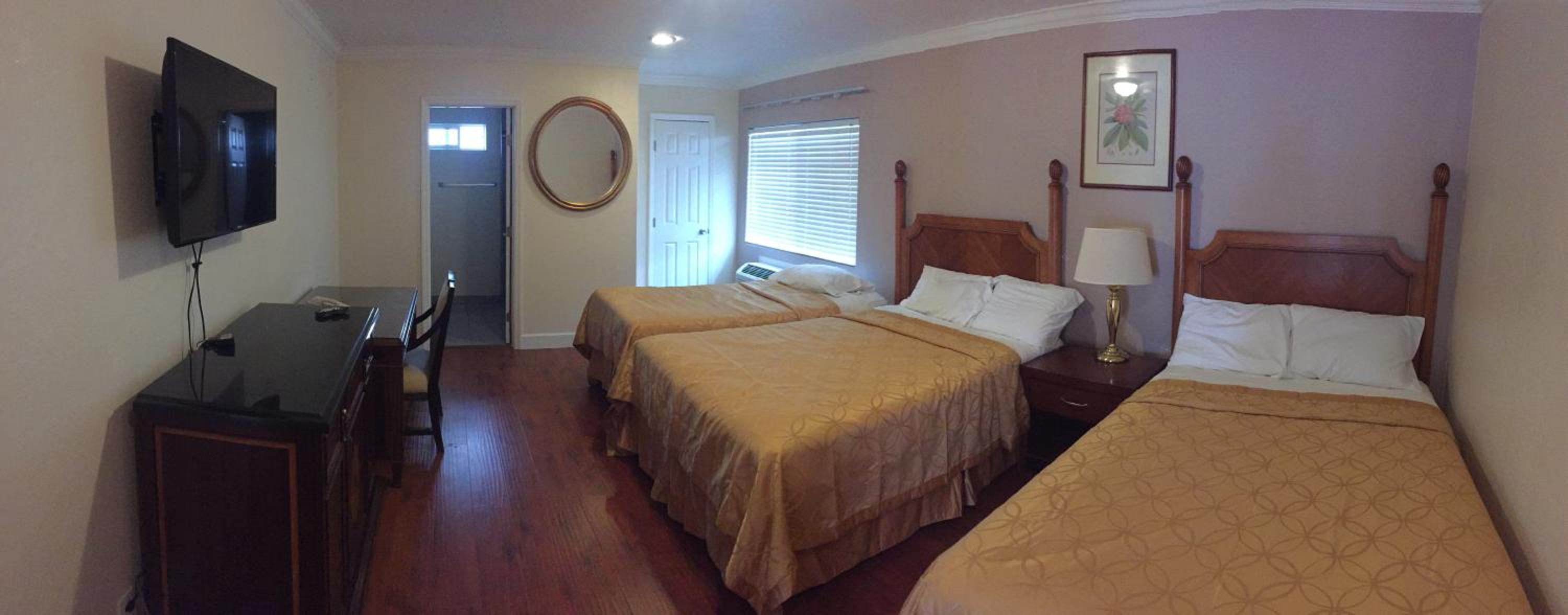 Family Room photo 1