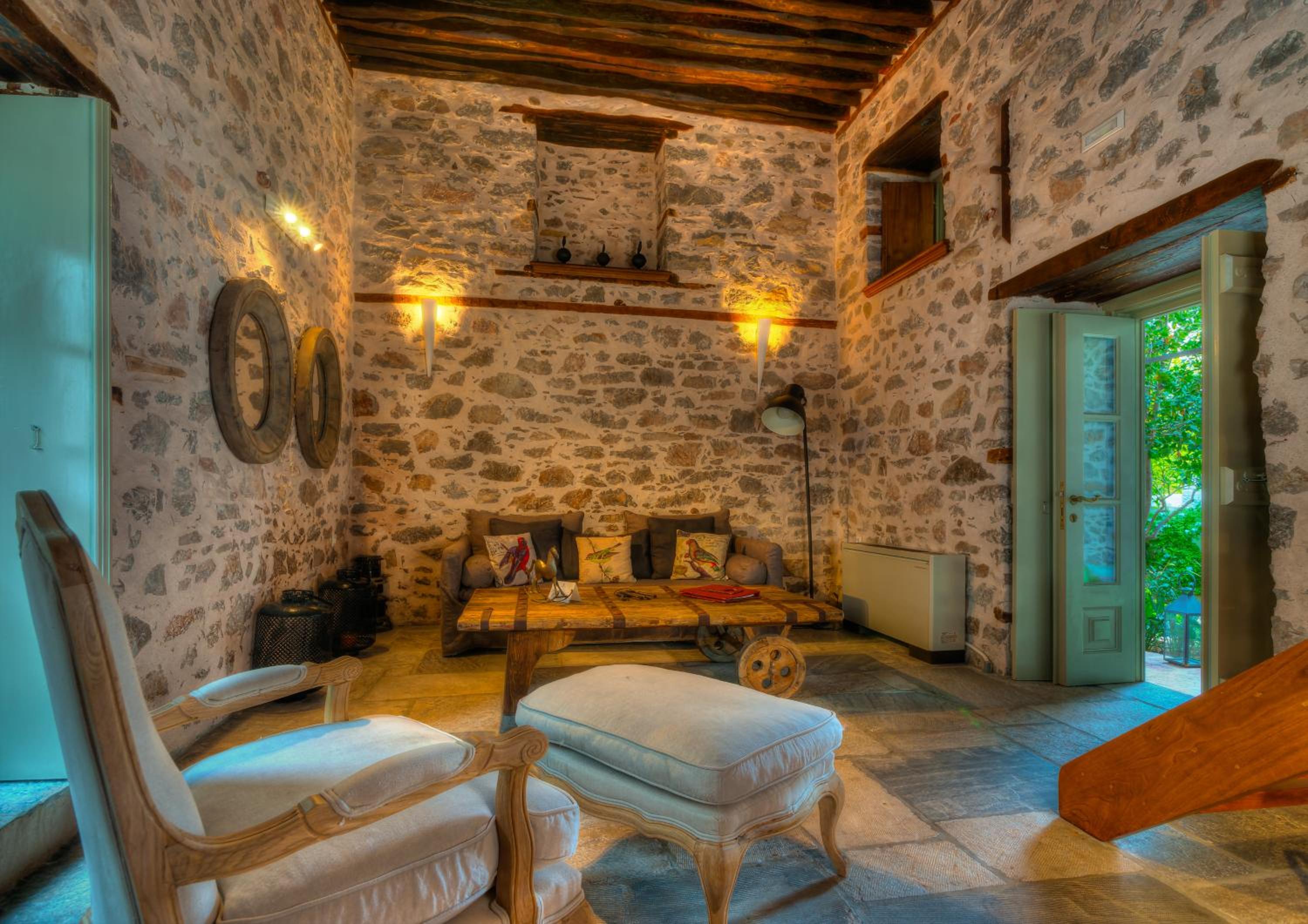 Suite with Hot Tub photo 2