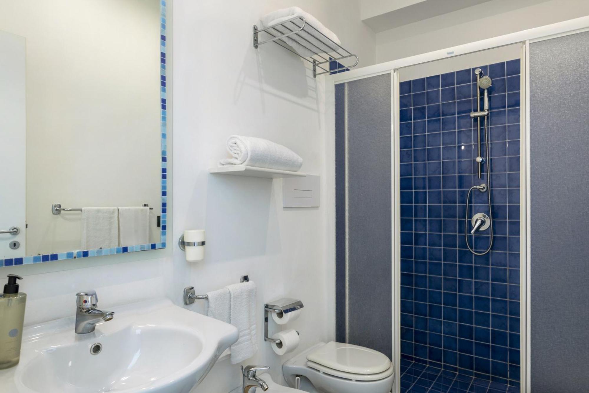Deluxe Family Suite photo 1