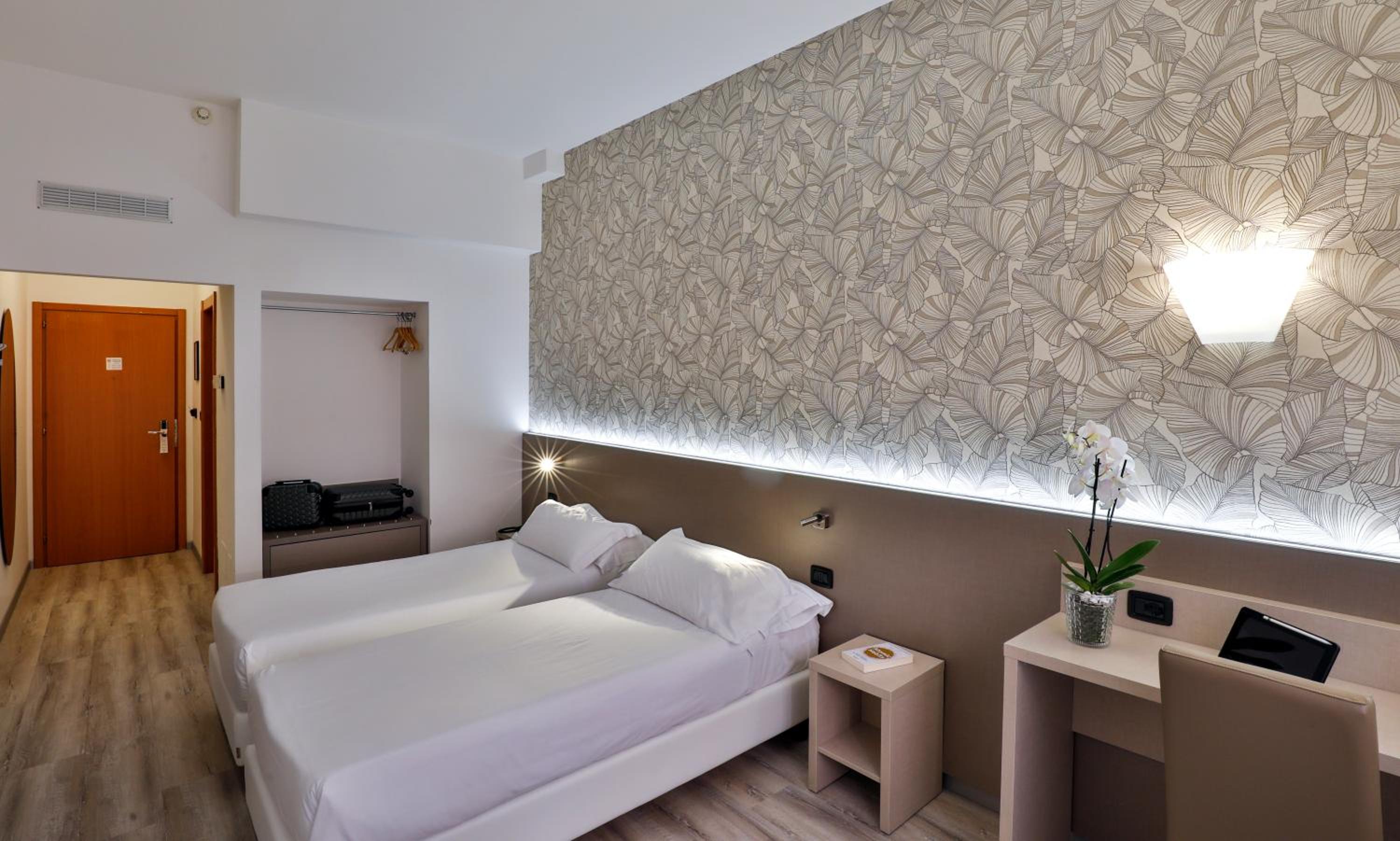 Business Triple Room