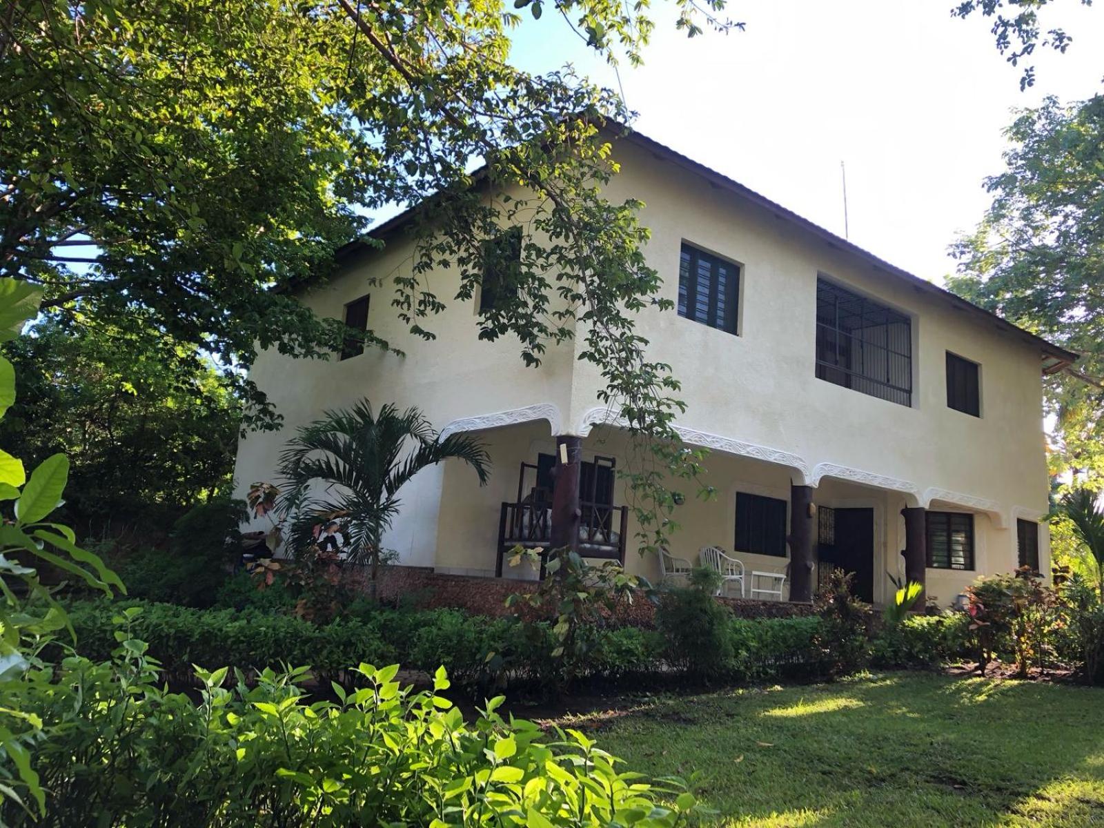 Bungalow with Garden View