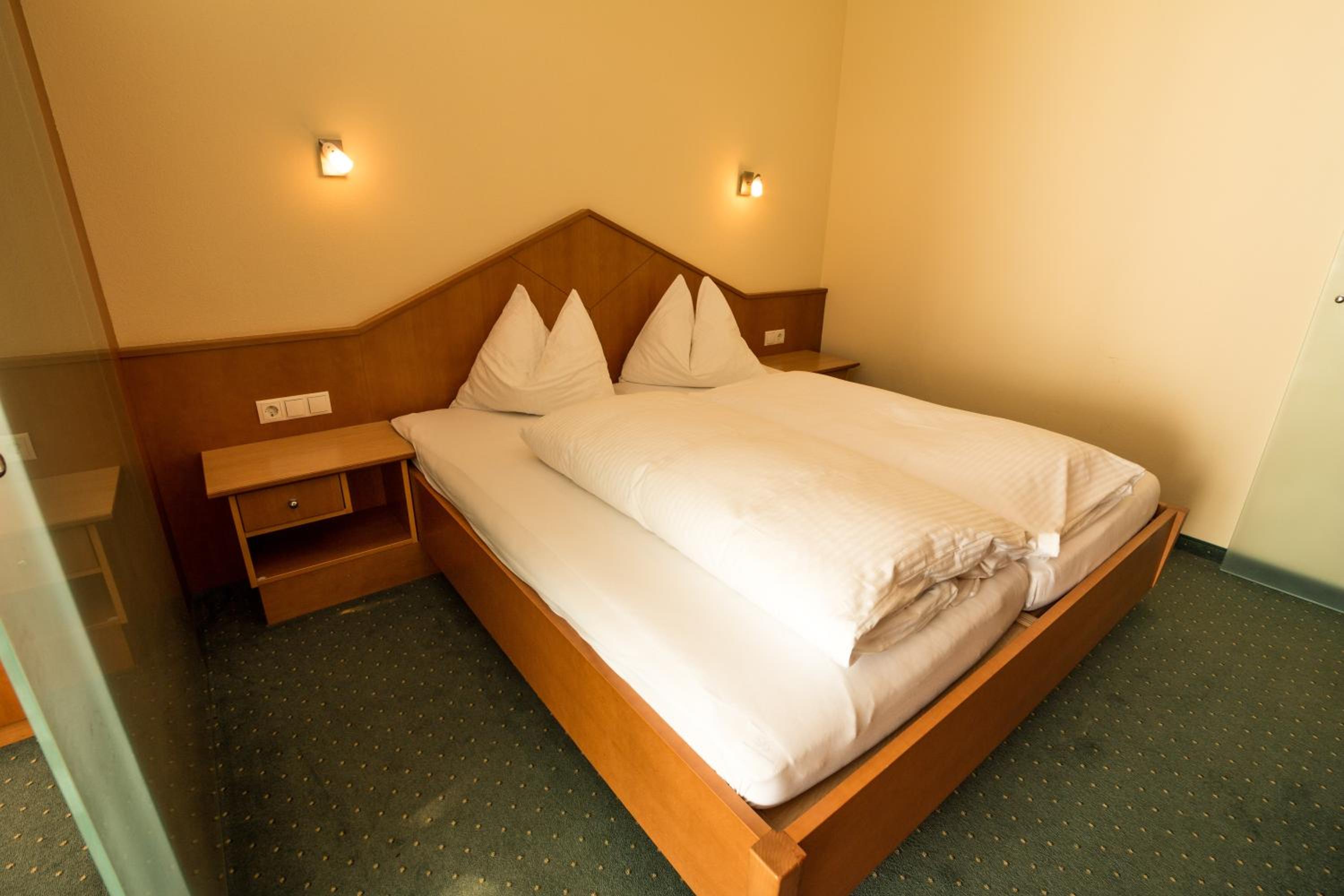Superior Two-Bedroom Suite - Photo 11