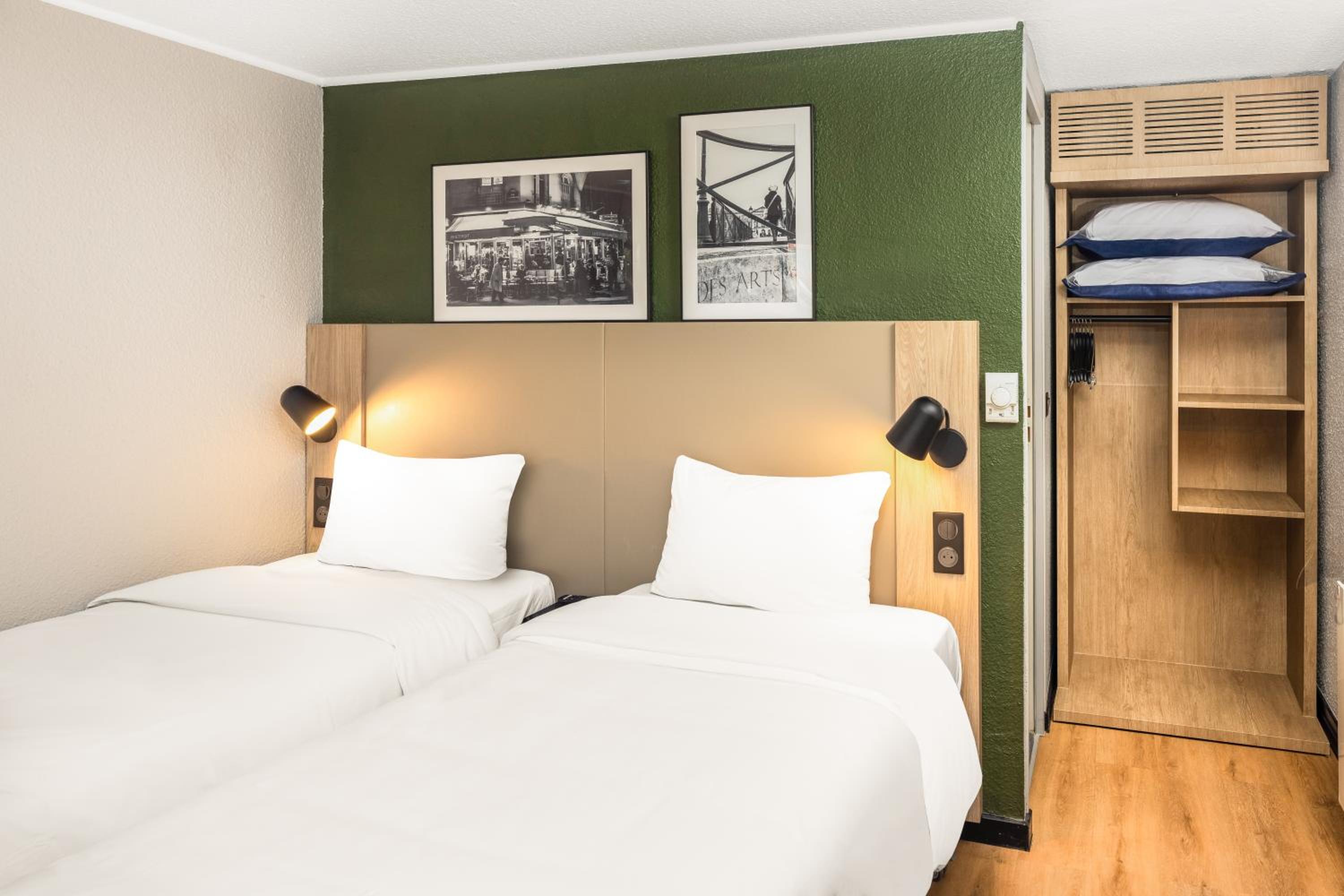 Standard Room - 2 Single Beds - Photo 2