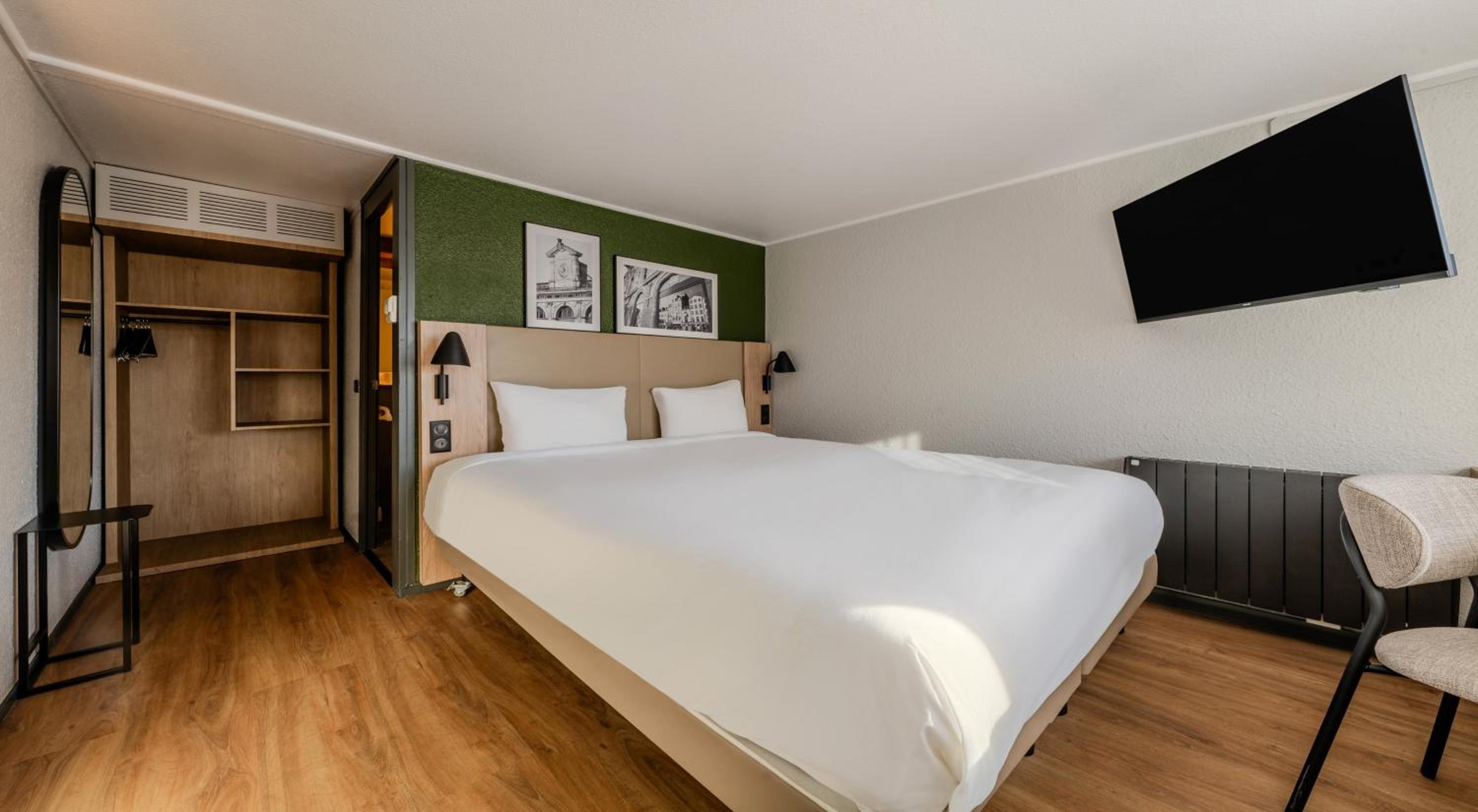 Standard Room - 1 Queen Bed - Photo 1