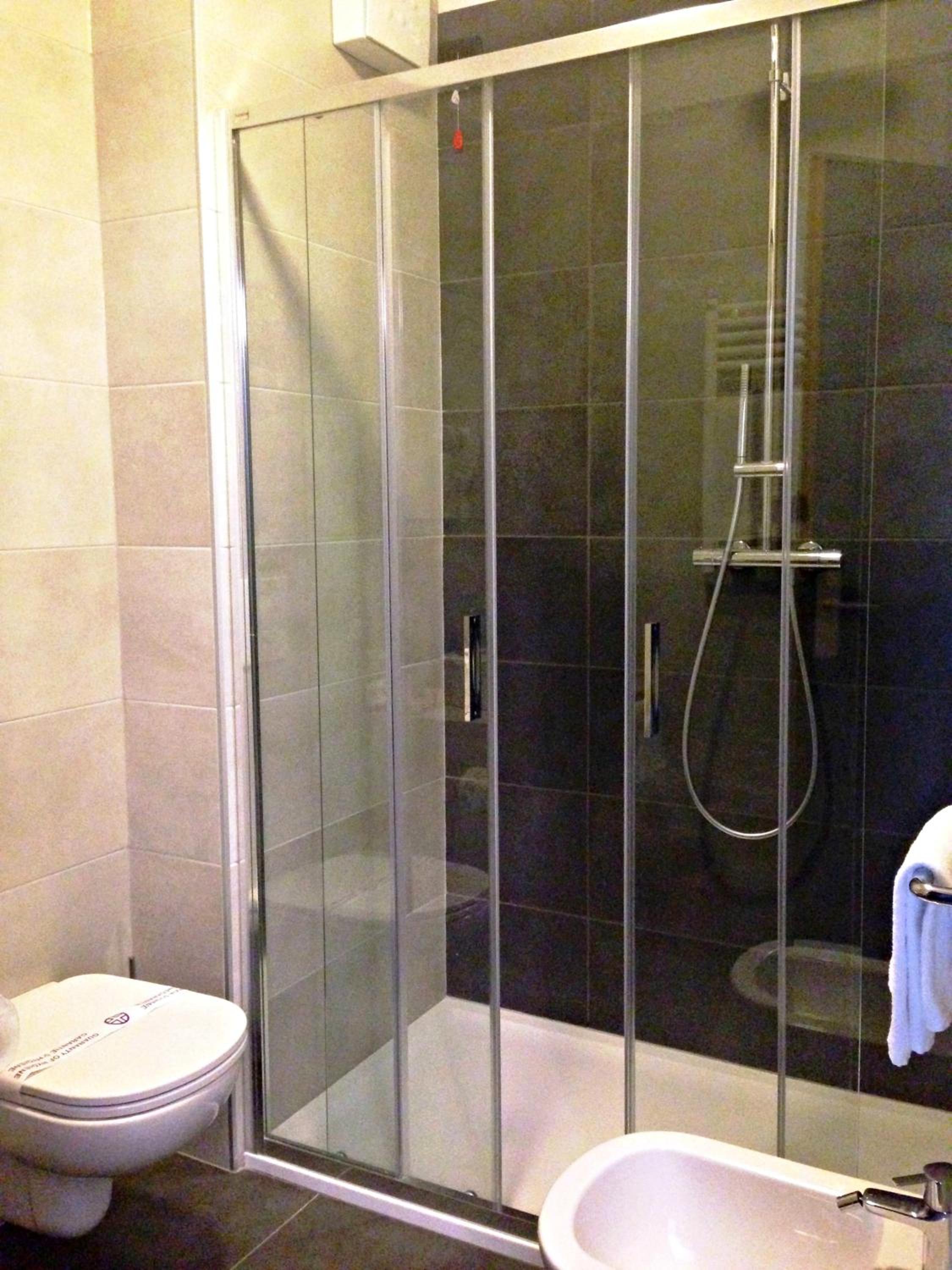 Double Room with Lake View - Photo 4