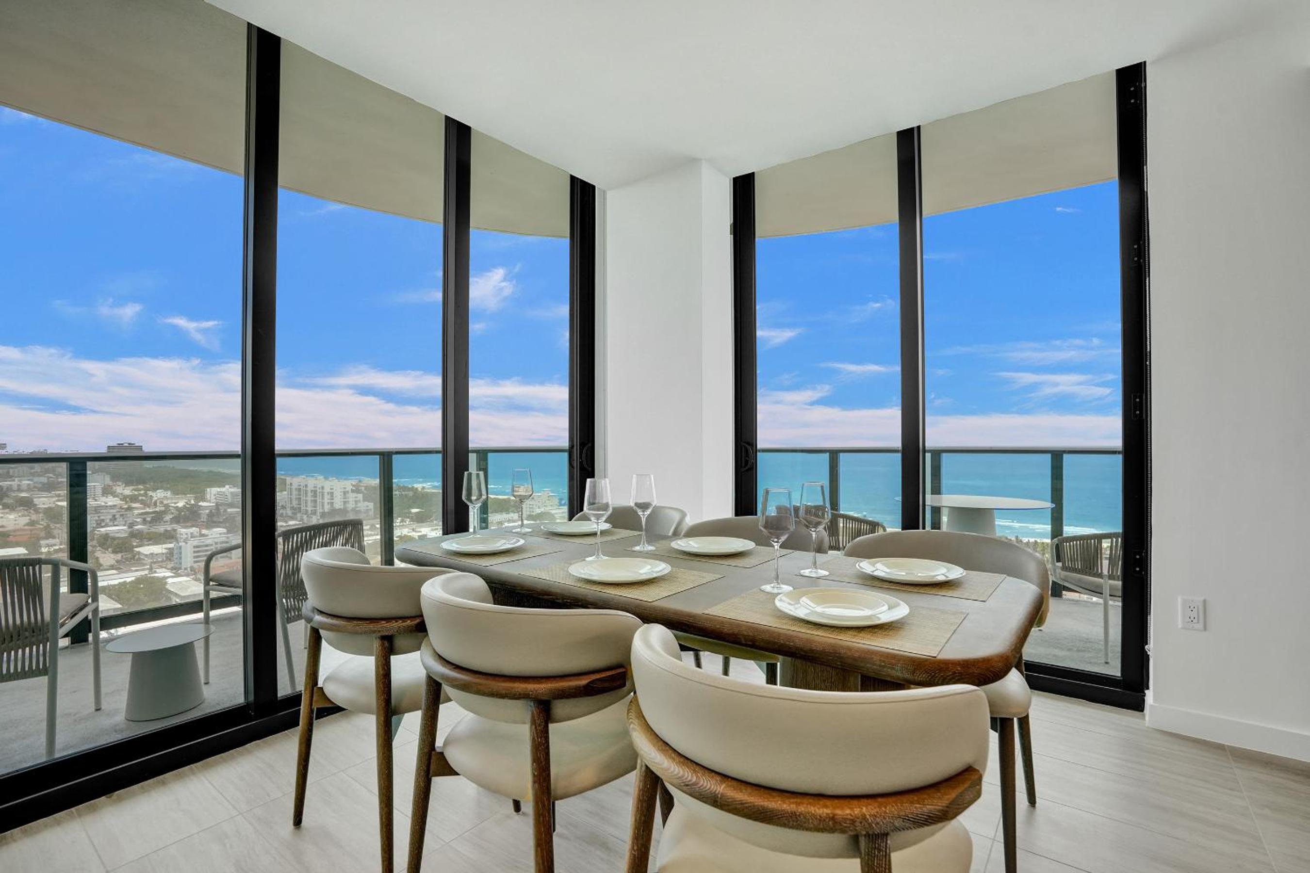 Four-Bedroom Apartment with Balcony