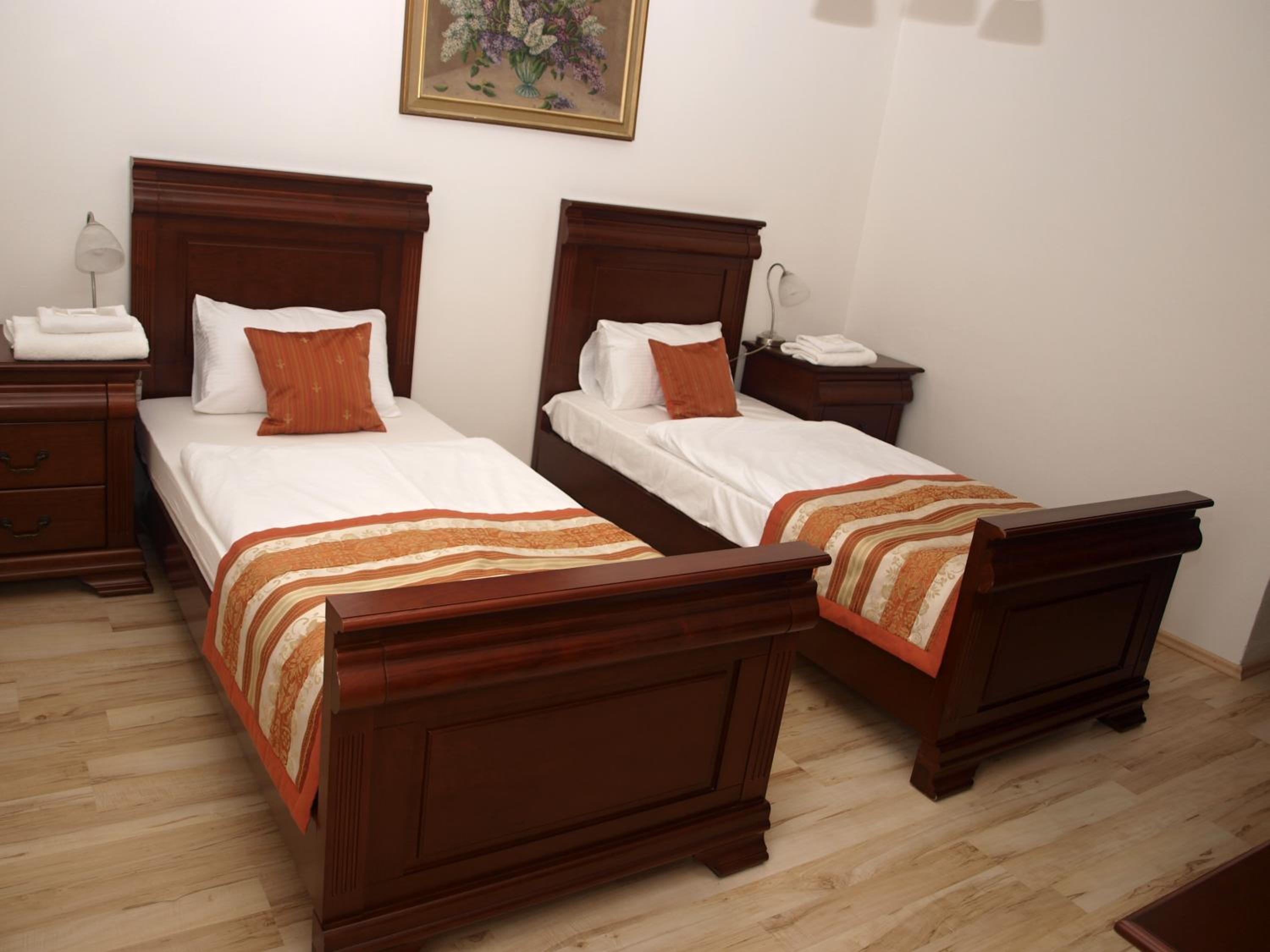 Double or Twin Room - Photo 2