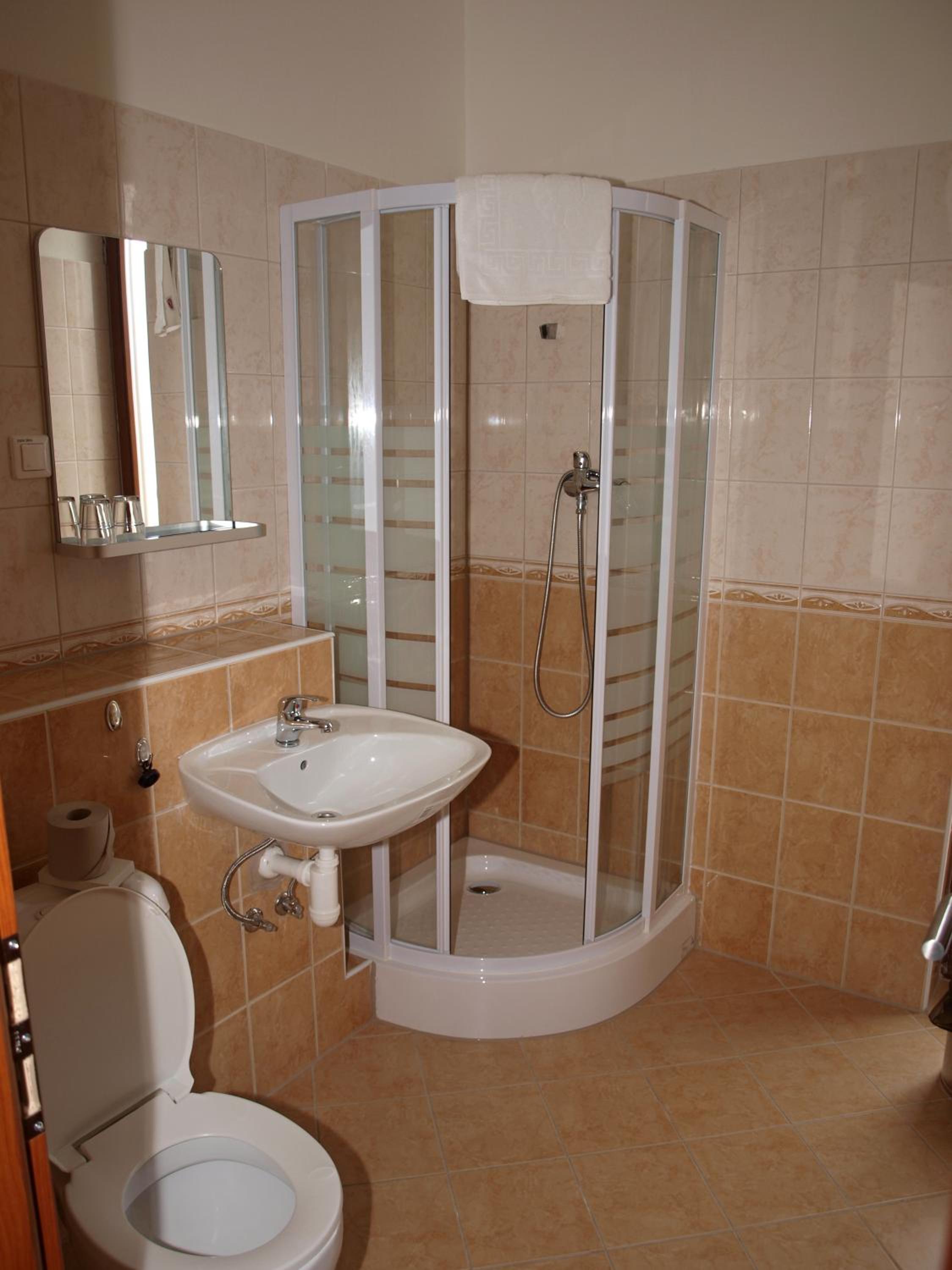 Double or Twin Room - Photo 5