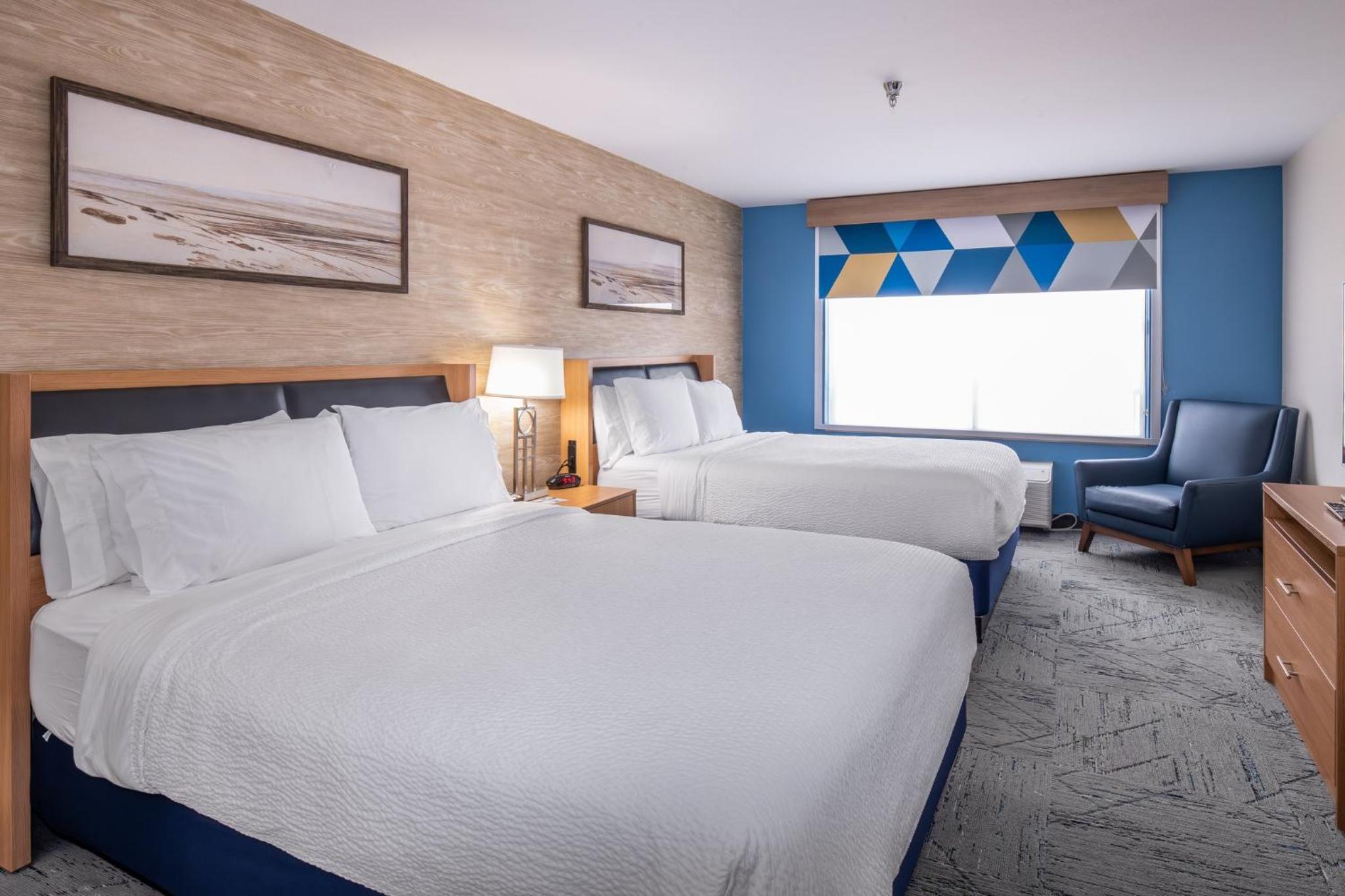 Standard Room with Two Queen Beds - Photo 1