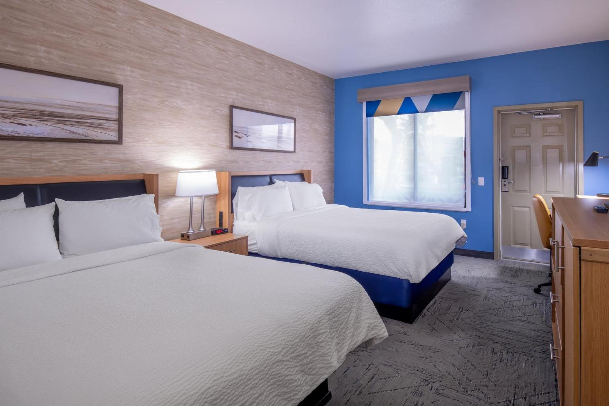 Standard Queen Room with Two Queen Beds - Drive Up Access - Photo 1