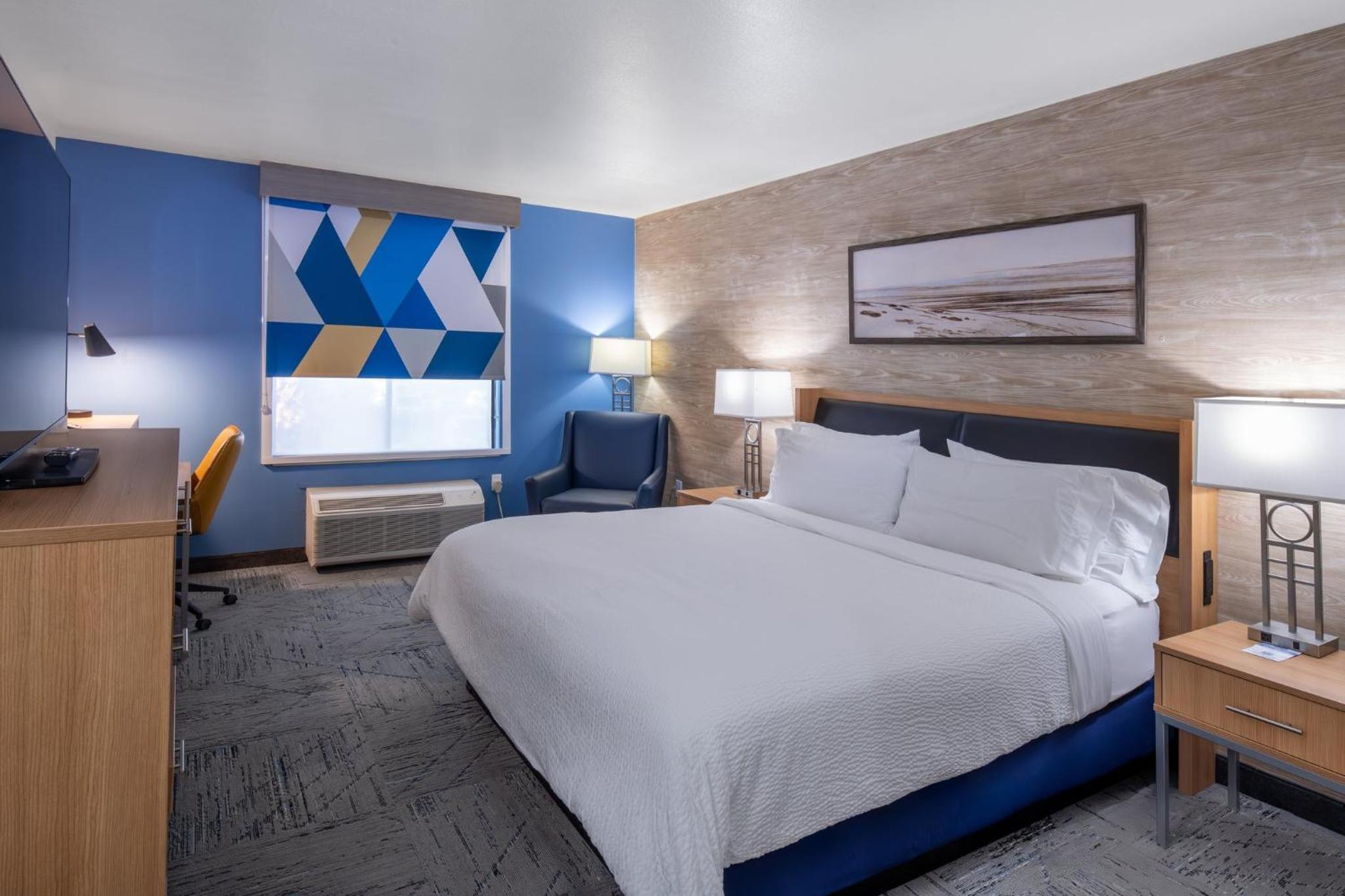 Standard King Room - Photo 3
