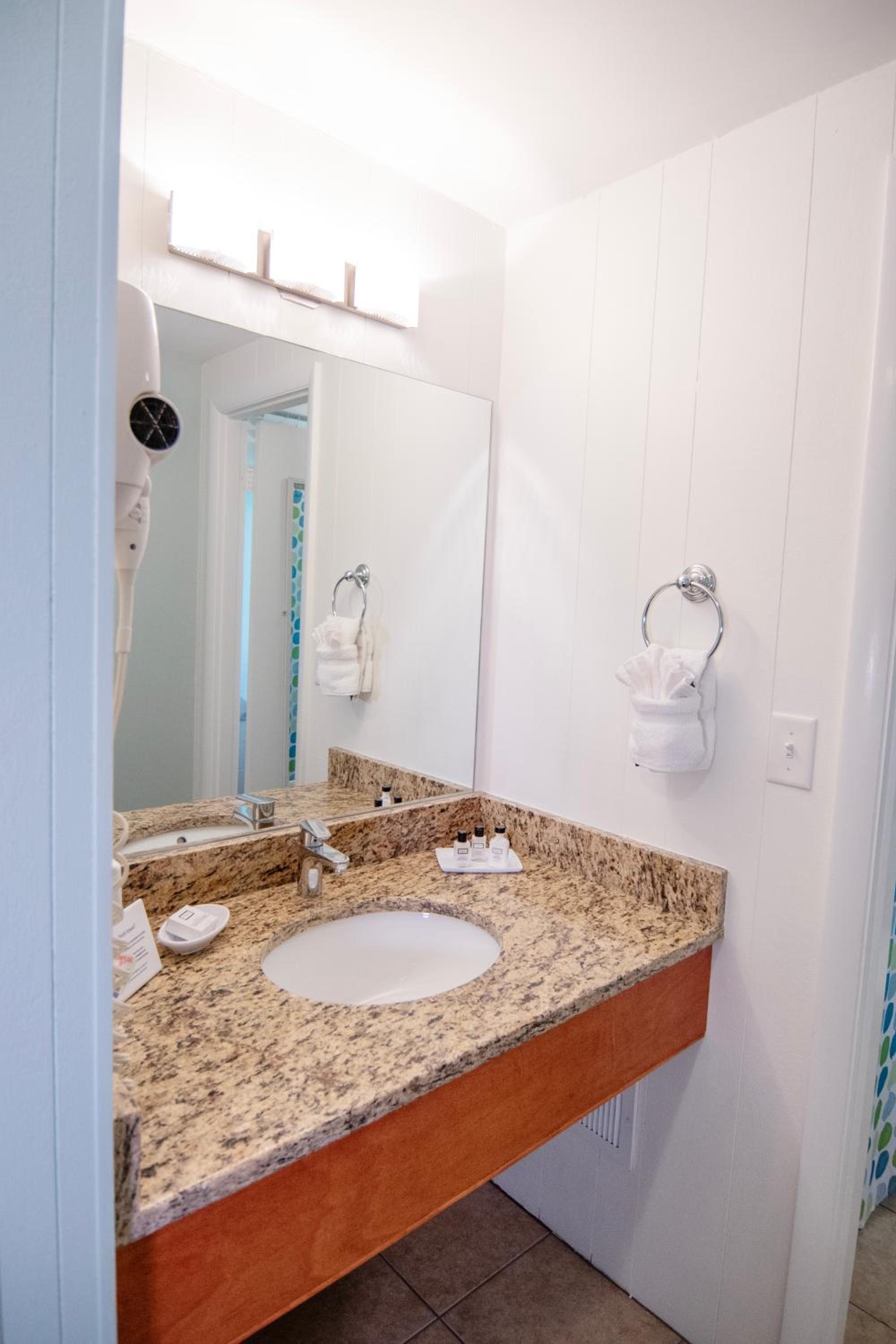 Queen Suite photo 2