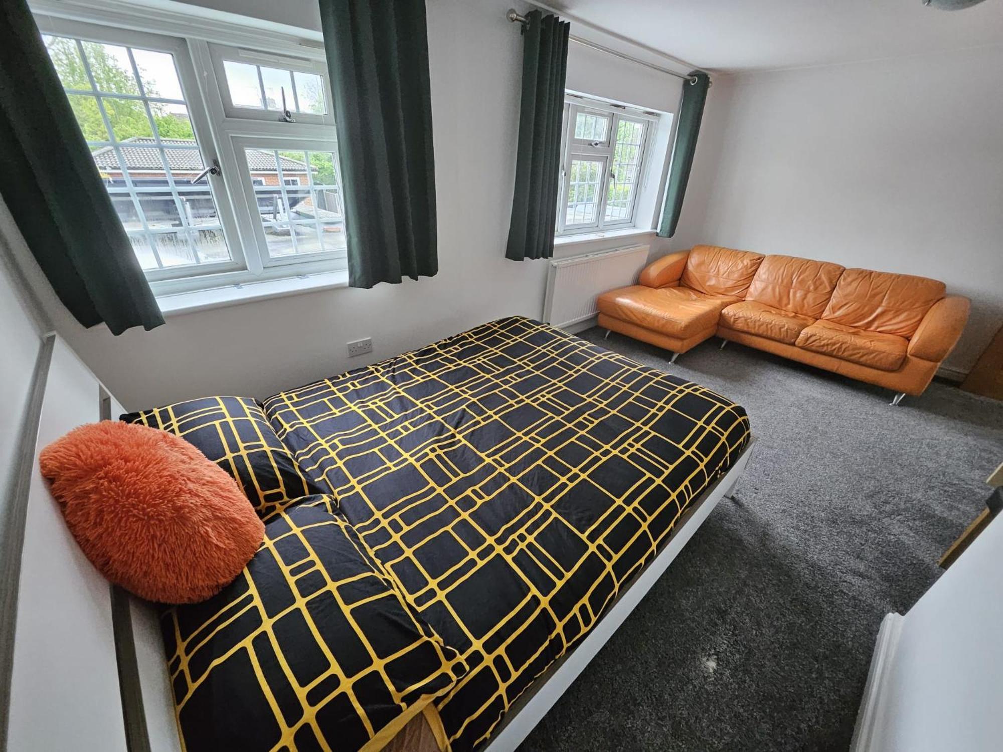 Standard Double Room with Shared Bathroom