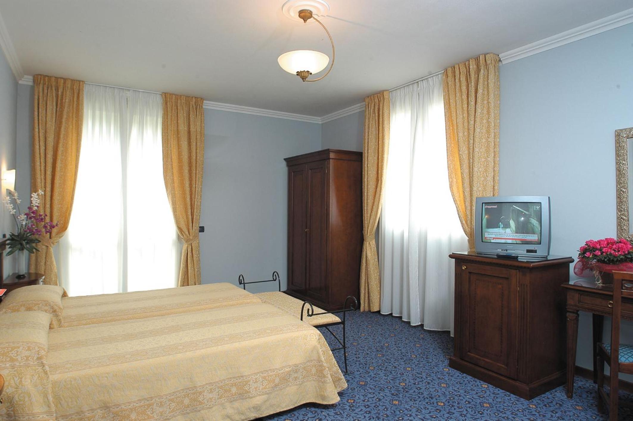 Single Room photo 2