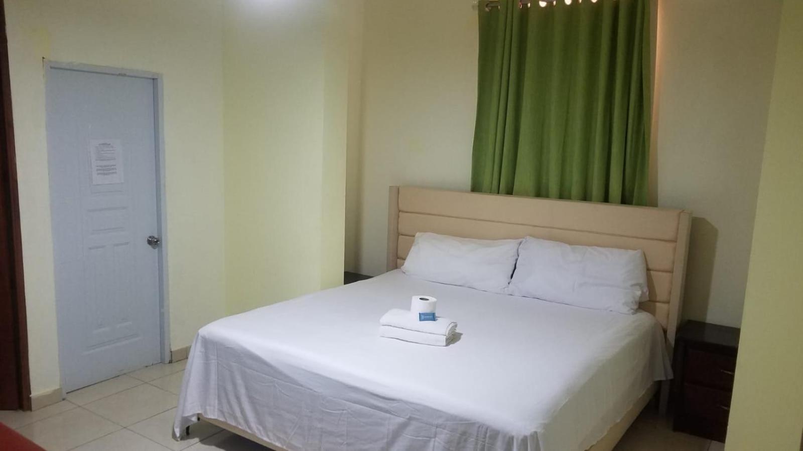 Deluxe King Suite photo 1