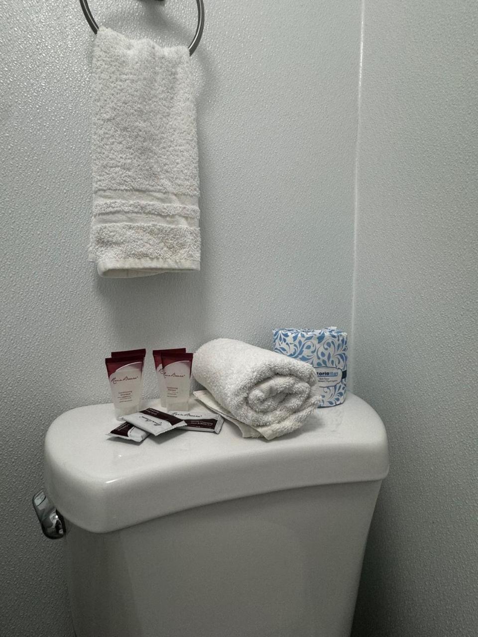 Double Room - Non-Smoking  - Photo 1