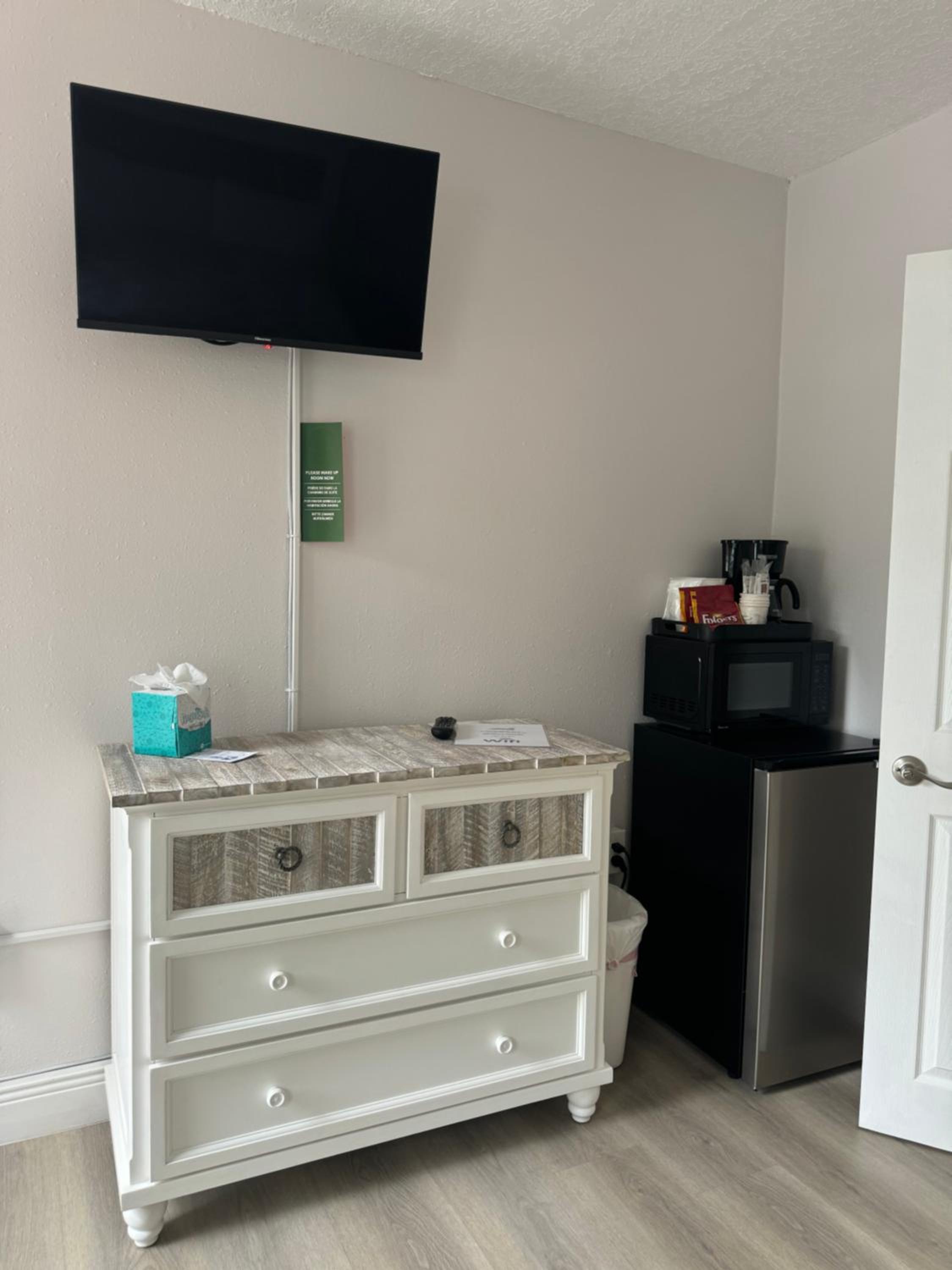 Double Room - Non-Smoking  - Photo 2