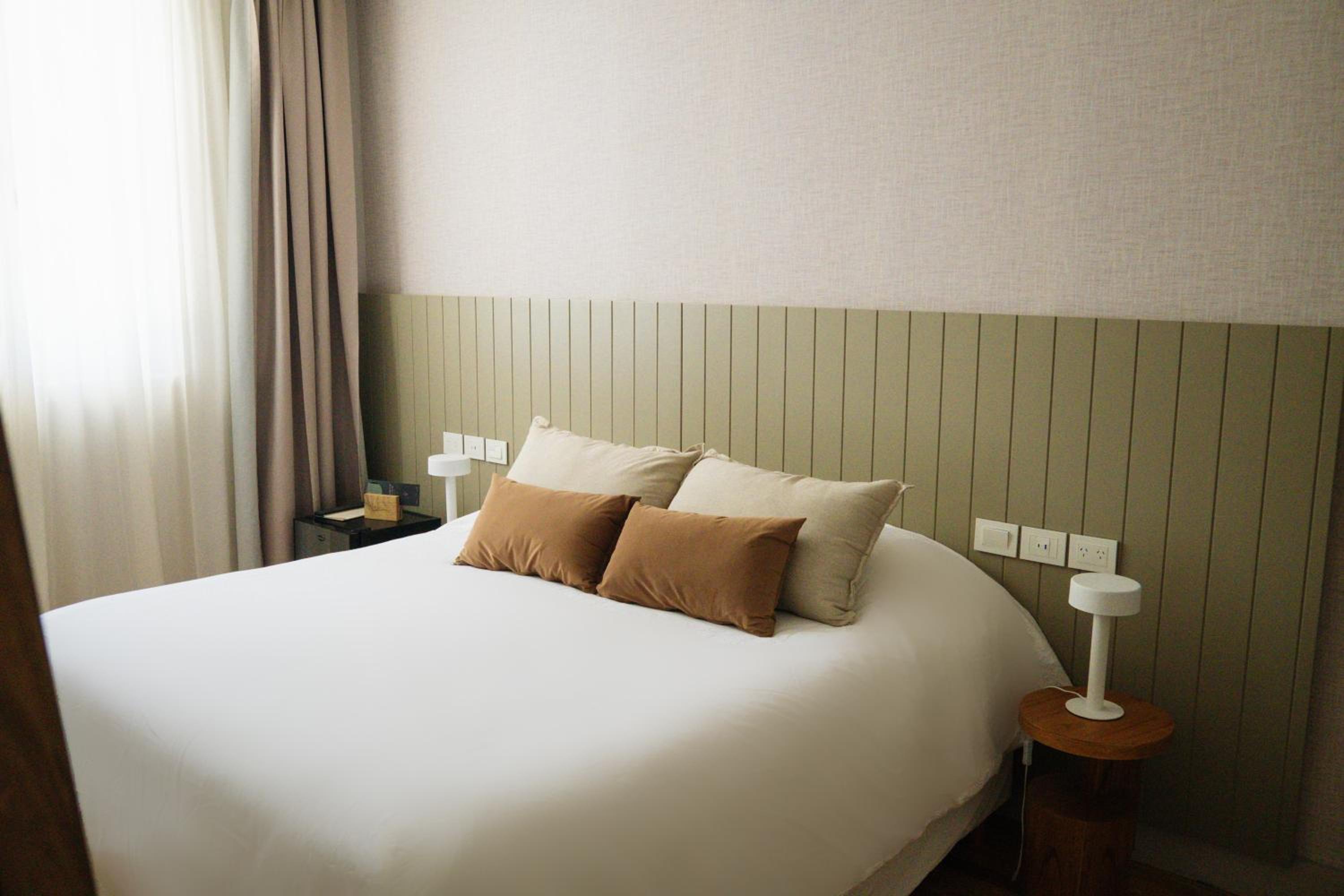 Standard Queen Room photo 1