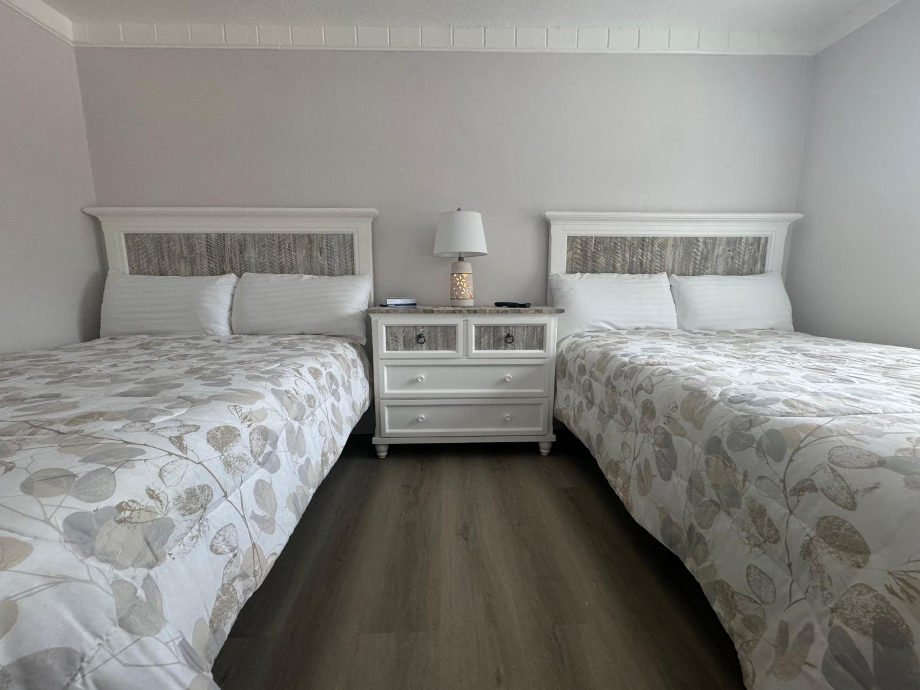 Double Room - Non-Smoking  - Photo 6