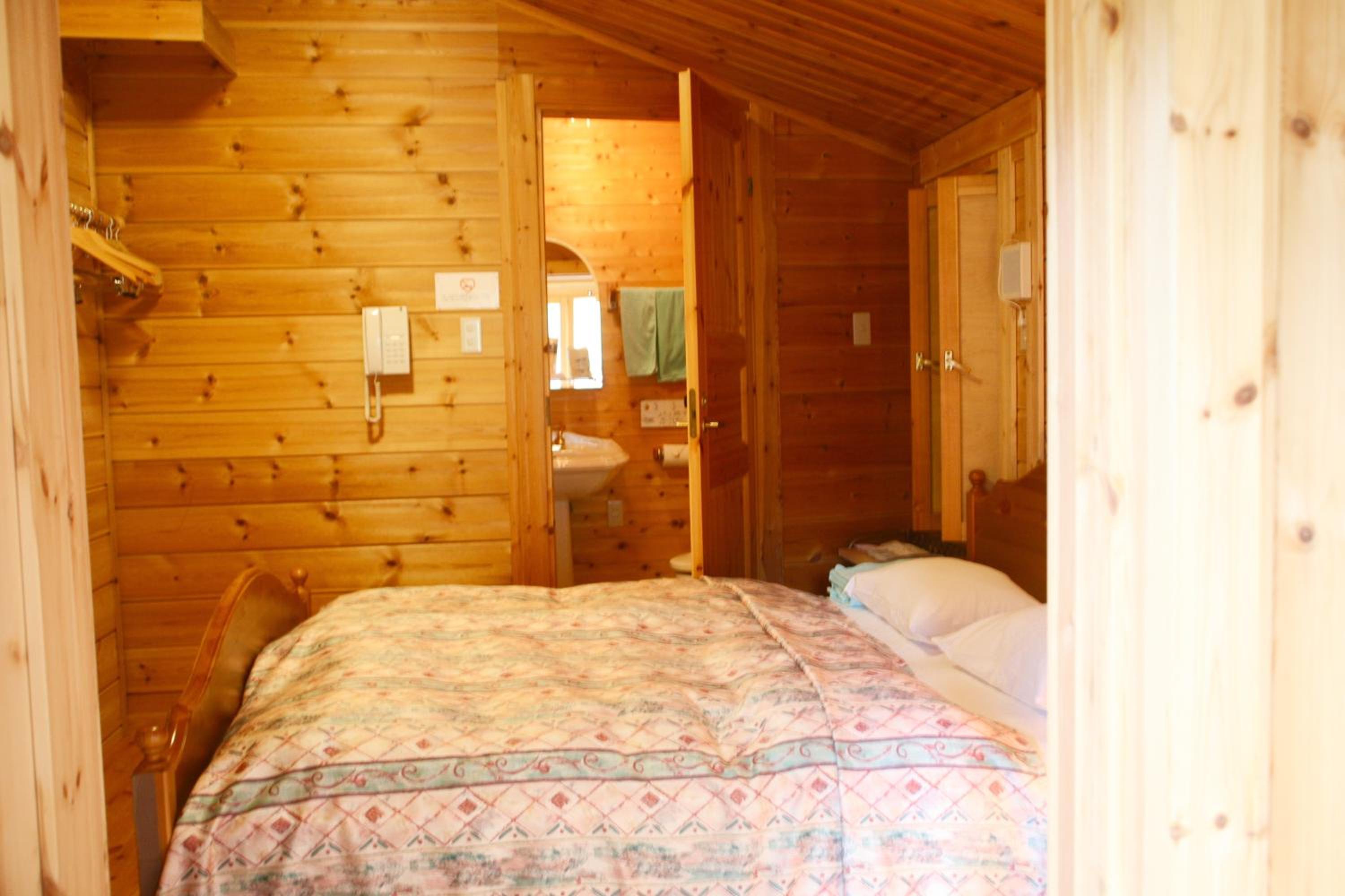 Log Suite with Balcony - Annex - Pet Friendly - Photo 2