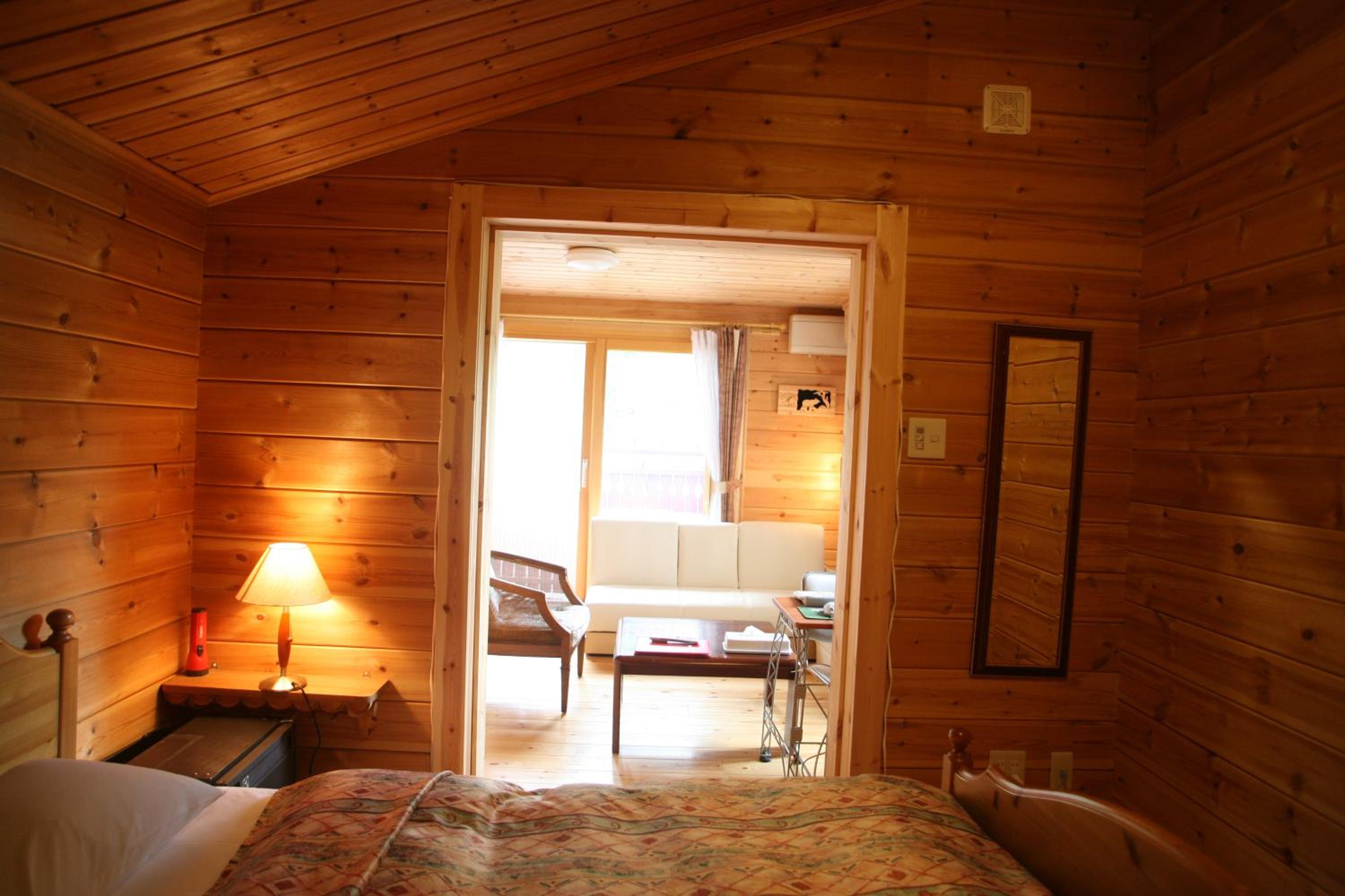 Log Suite with Balcony - Annex - Pet Friendly - Photo 3