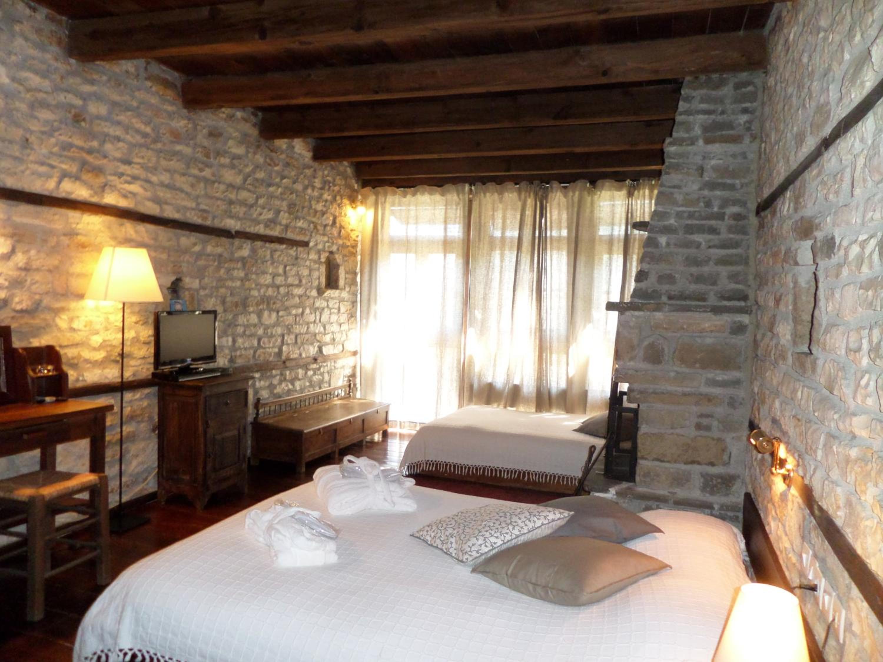 Quadruple Room - Photo 4