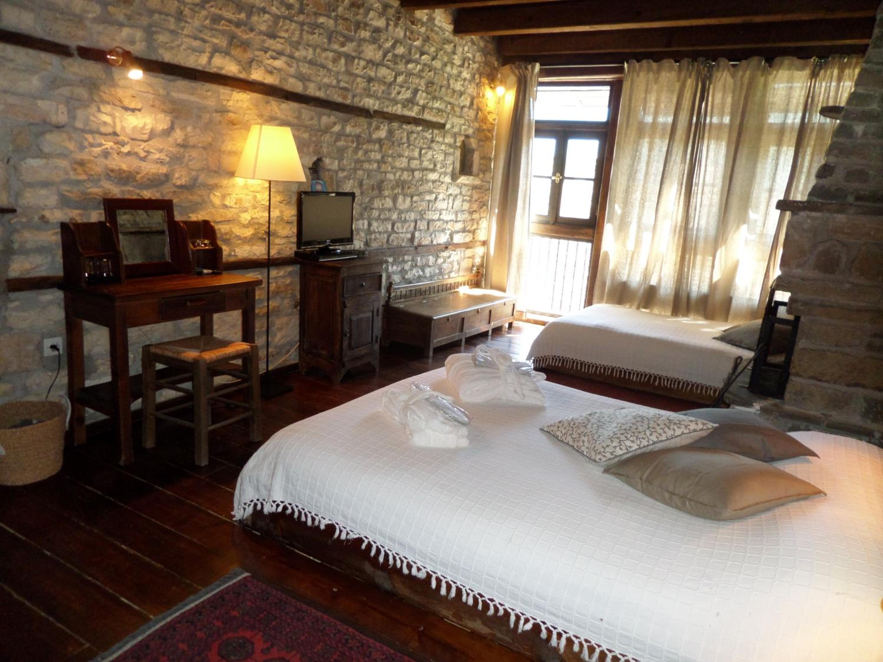 Quadruple Room - Photo 3