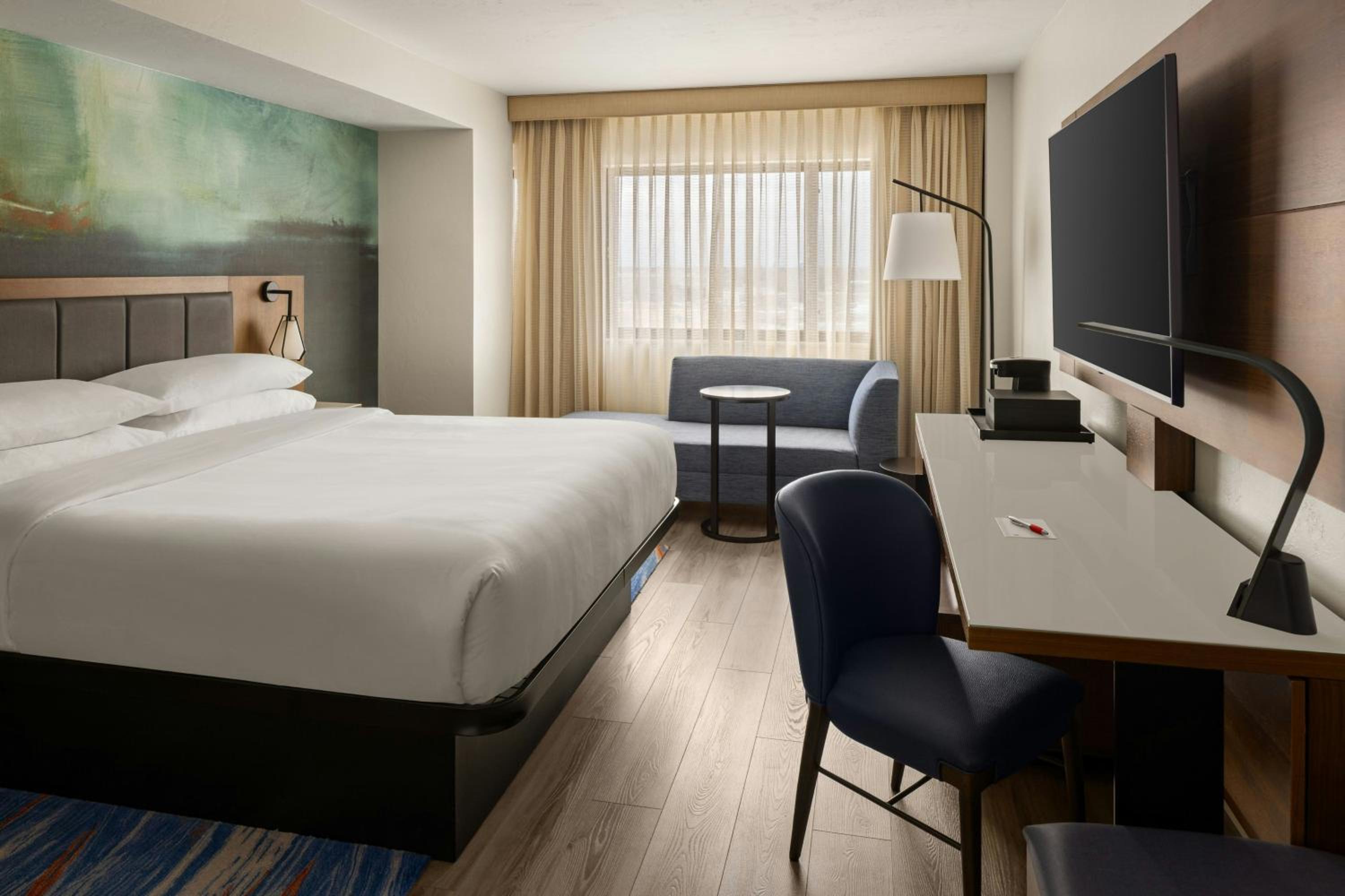 King Room with City View - Photo 2