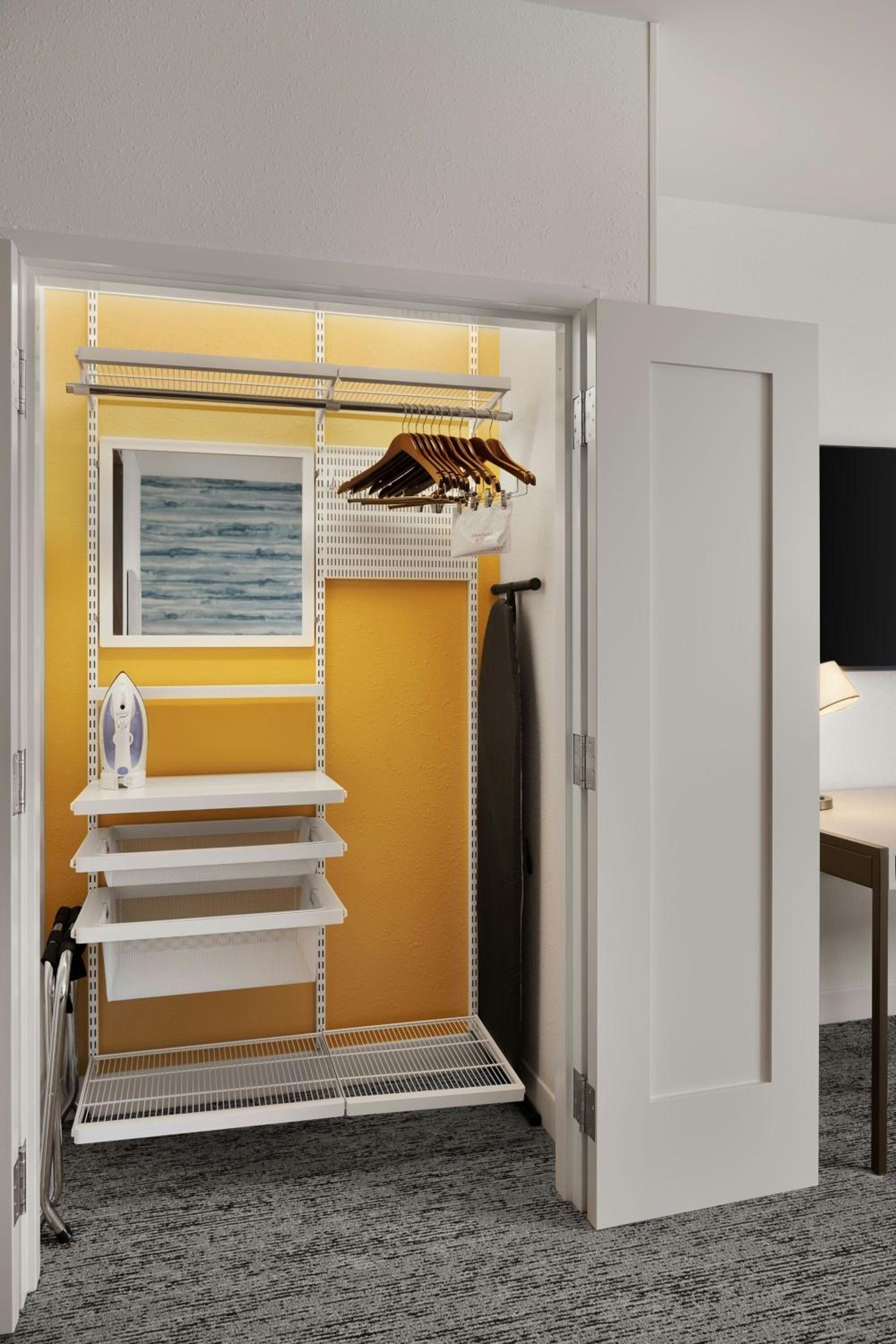 King Studio Suite with Sofa Bed - Hearing Accessible photo 3