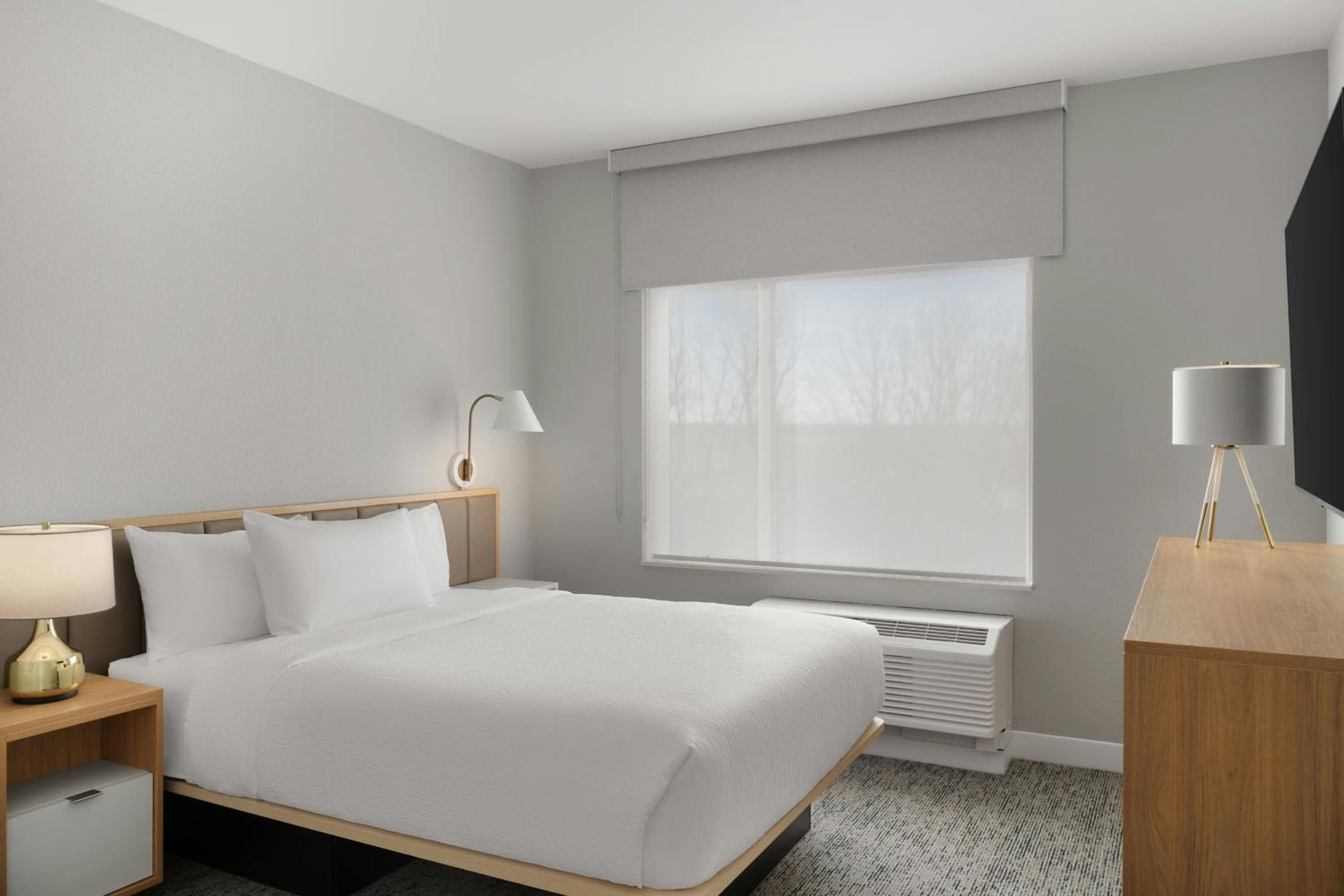 One-Bedroom Queen Suite with Sofa Bed and Roll-in Shower - Mobility and Hearing Accessible photo 2