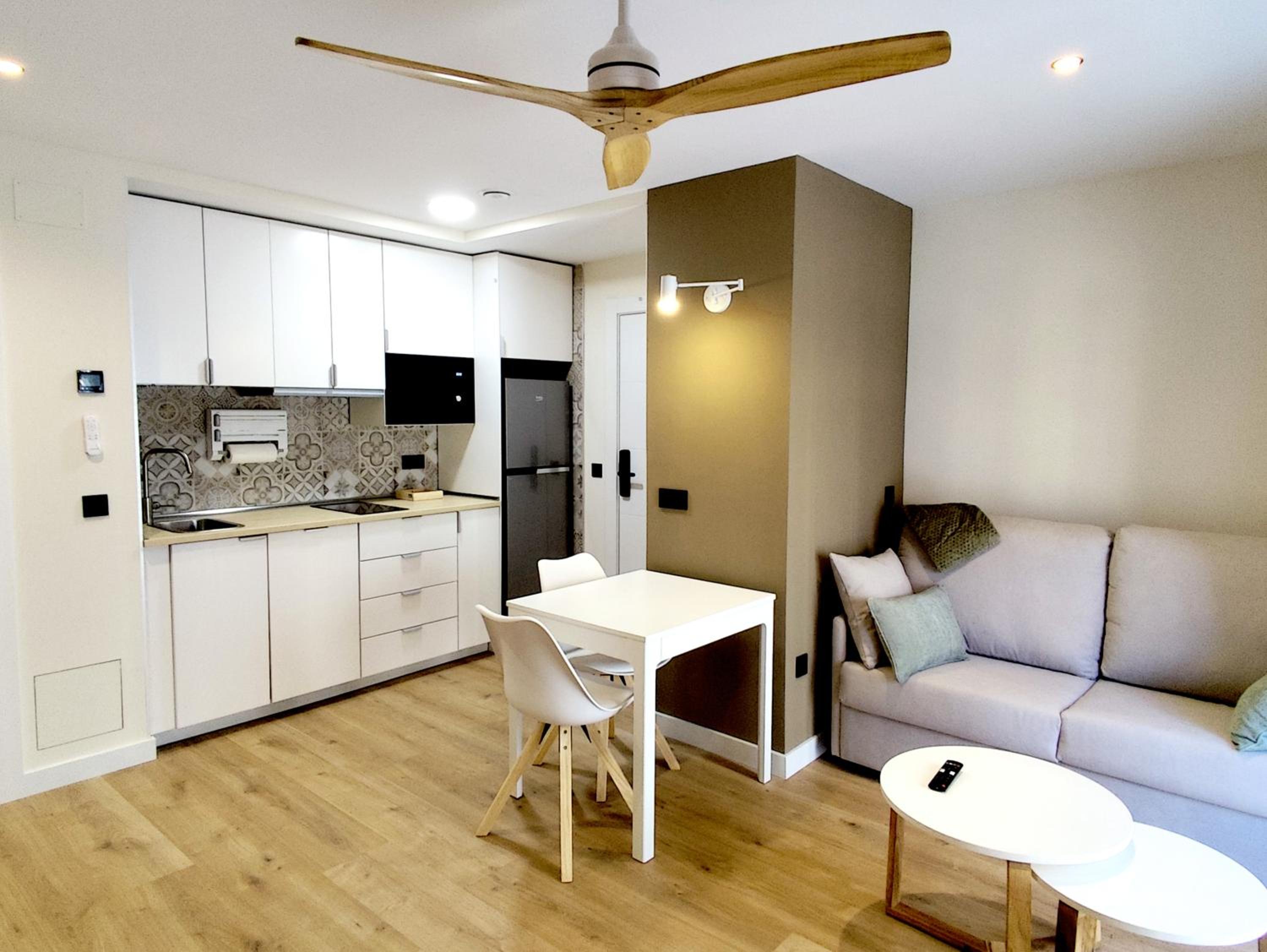 One-Bedroom Apartment with Balcony photo 3